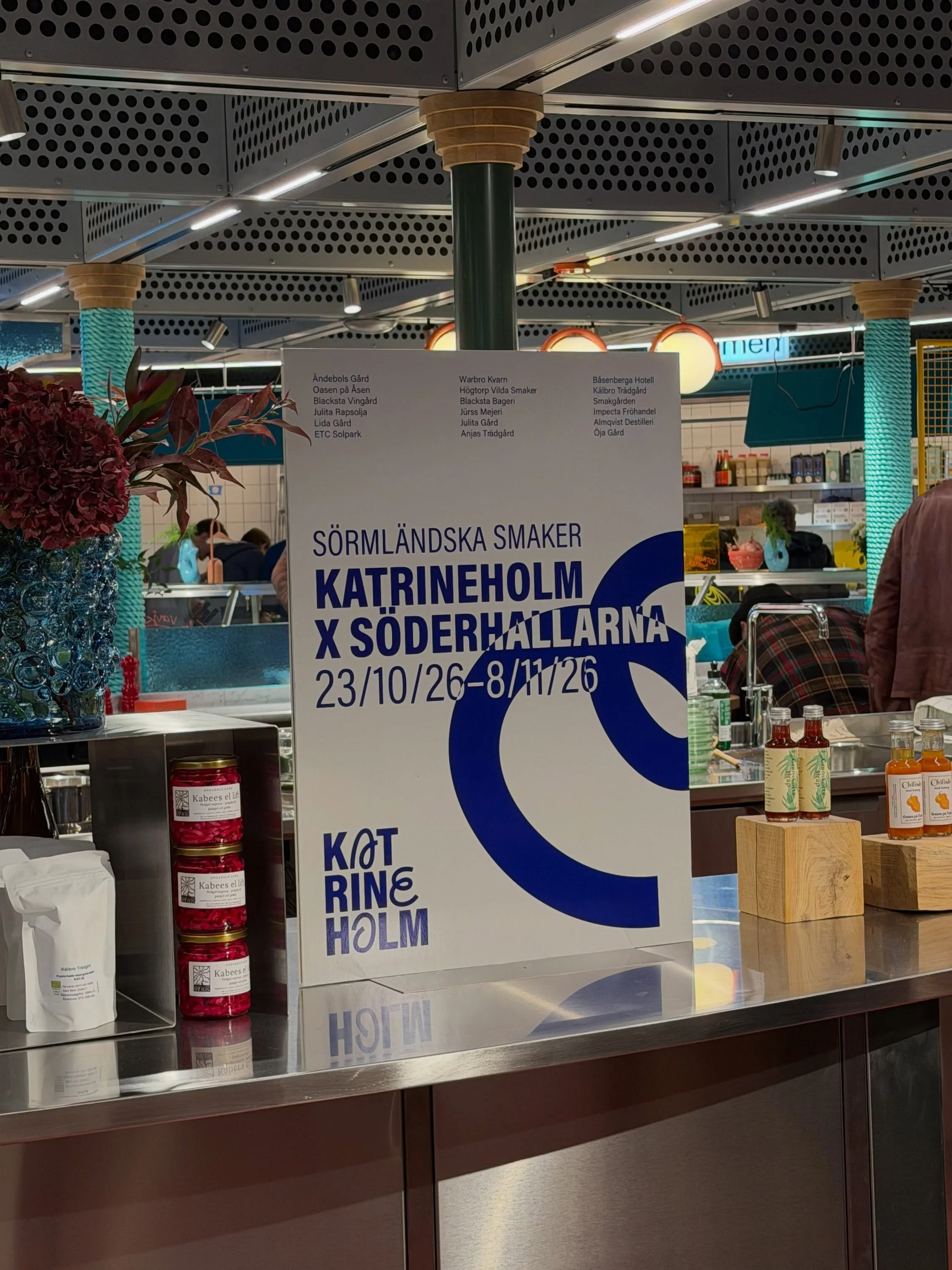 Dagens lunch blev gr&ouml;t i tv&aring; versionen, och inte vilken gr&ouml;n som helst utan gr&ouml;t gjord p&aring; @goodgrainssweden goda kornbulgur!

@soderhallarna &ouml;ppnar idag och vi passade p&aring; att bes&ouml;ka @visitkatrineholm popup. 