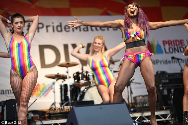 All together: Sinitta looked completely in her element as she belted out her top hits