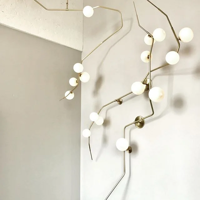 What a perfect day ☔️ to be inside client shopping at one of my favorite places... this is an amazing wall/ceiling sconce (art, really) from the amazingly talented @lindseyadelman #lightingdesign #art #interiordesign #mcbridedesign