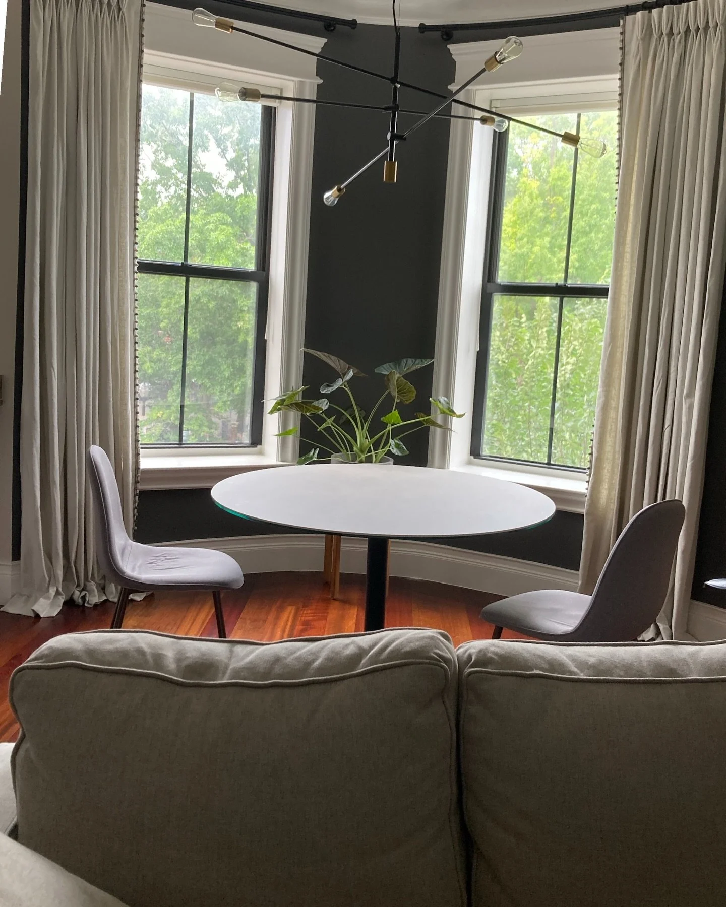 IN or OUT: Window Edition ✨

🚫 OUT, and have always been OUT: Window treatments that stop short of the floor or are hung too low.
 They visually shorten your ceilings, break the vertical flow of the room, and instantly date a space (yes&hellip; they