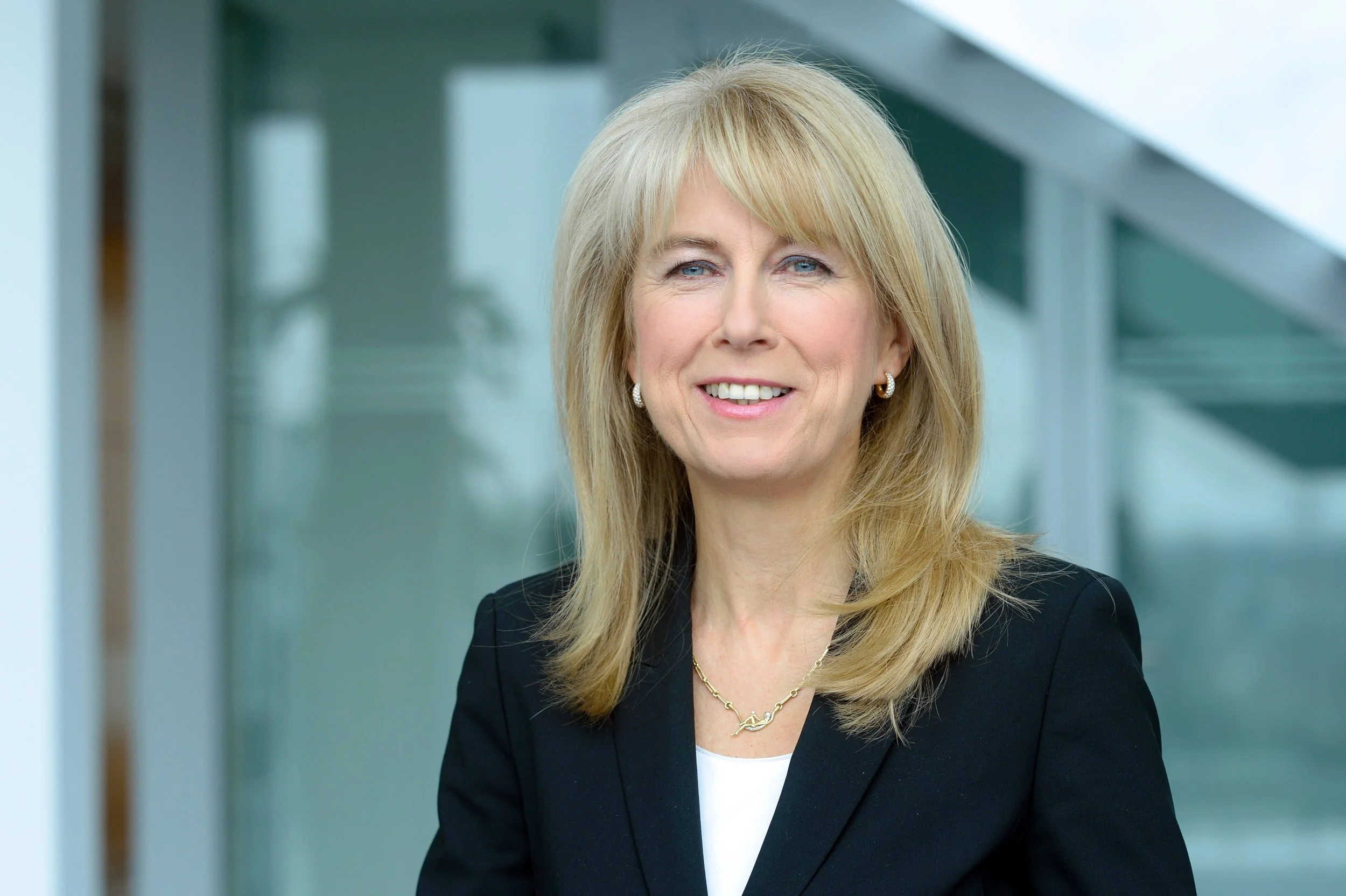 NICHT NUR START-UPS DENKEN IN NEUEN MUSTERN - Interview mit Dr. Ingrid Hengster Mitglied des Vorstands KfW Bankengruppe