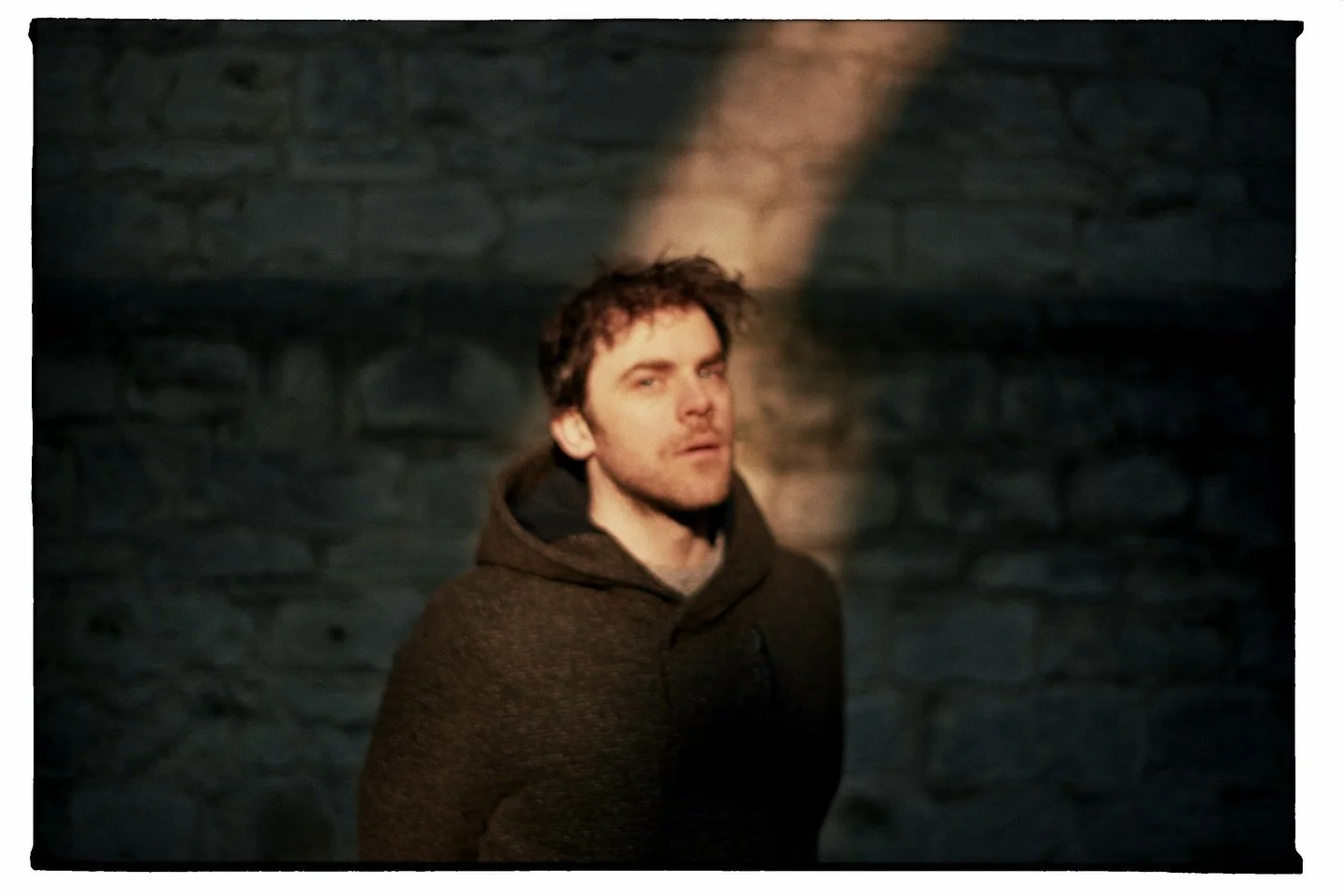 new single &lsquo;In Limbo&rsquo;, this friday 16/01!

probably the most personal track on the upcoming album (out in four weeksssss 🥹)

you can pre-save it via our linktree (in bio)

x tom

analogue photo by @maroyes