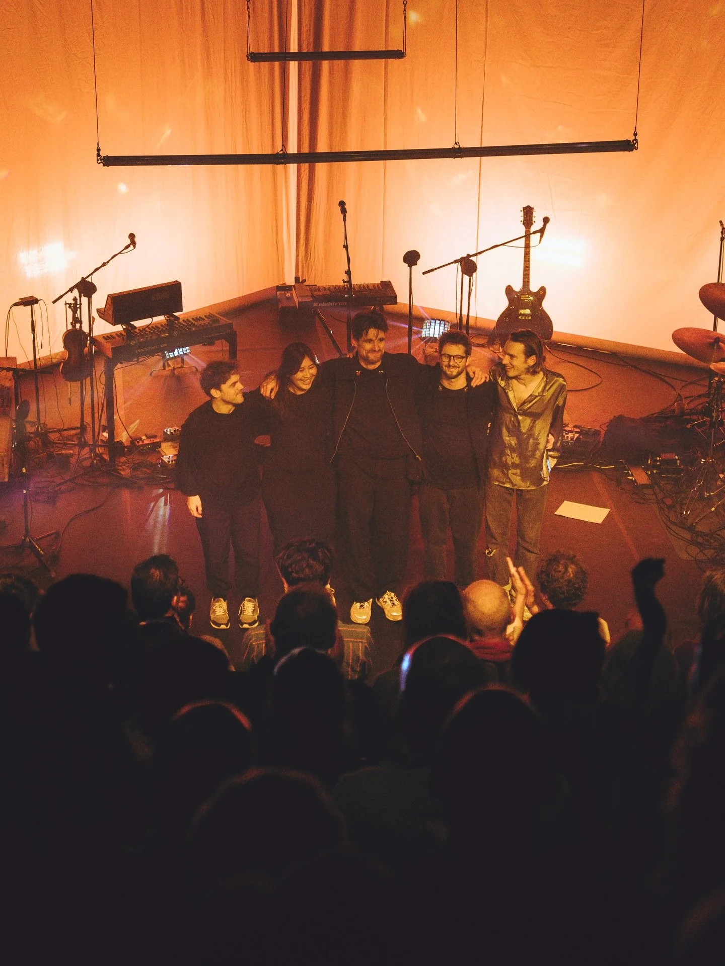 We had the most beautiful weekend!
Presenting our new album three nights in a row, two of which in a sold out @campo.nu theatre

many thanks to @gerbenhemelsoen and @timebutt_official for sound and light, and to everyone who attended these concerts, 