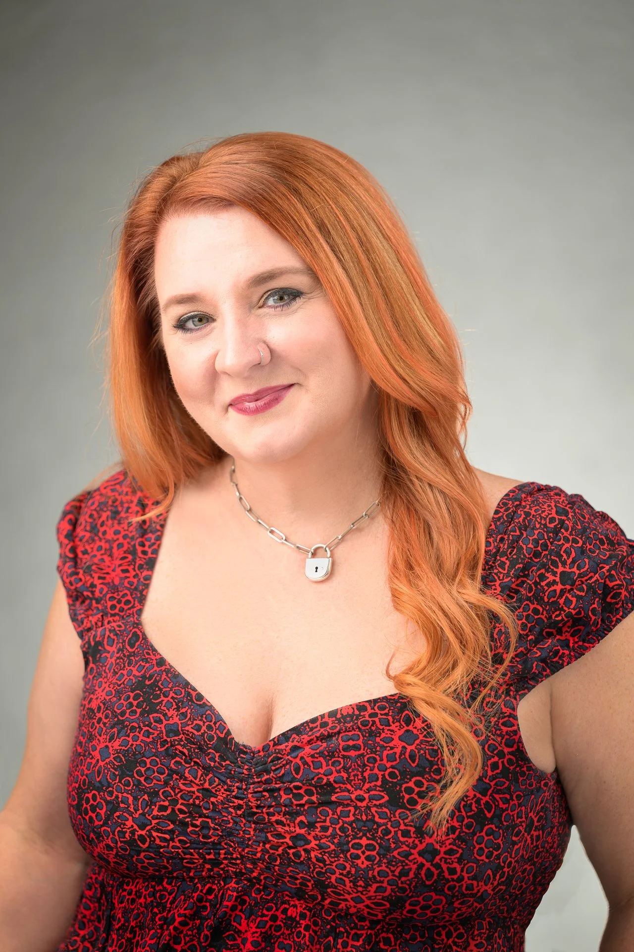 _04MicheleH-241205_1066-01-MicheleHall-©2024 Lara Janzen Photography-WEB-03.jpg