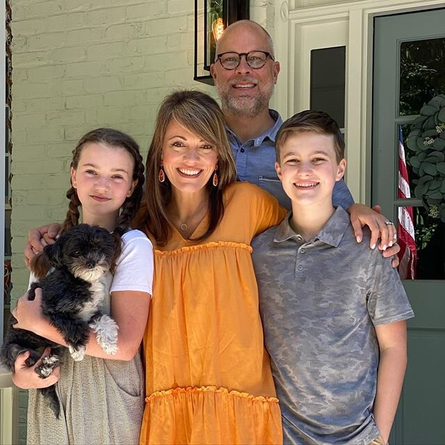 Today all I wanted was a picture (mainly because we have all been in pajamas for 50 days)🤣. Just a little front porch documentation of our sweet family! Missing @rebeccabertetti @jackbobojr @bettyboboakabibi
Happy Mother&rsquo;s Day friends...thankf