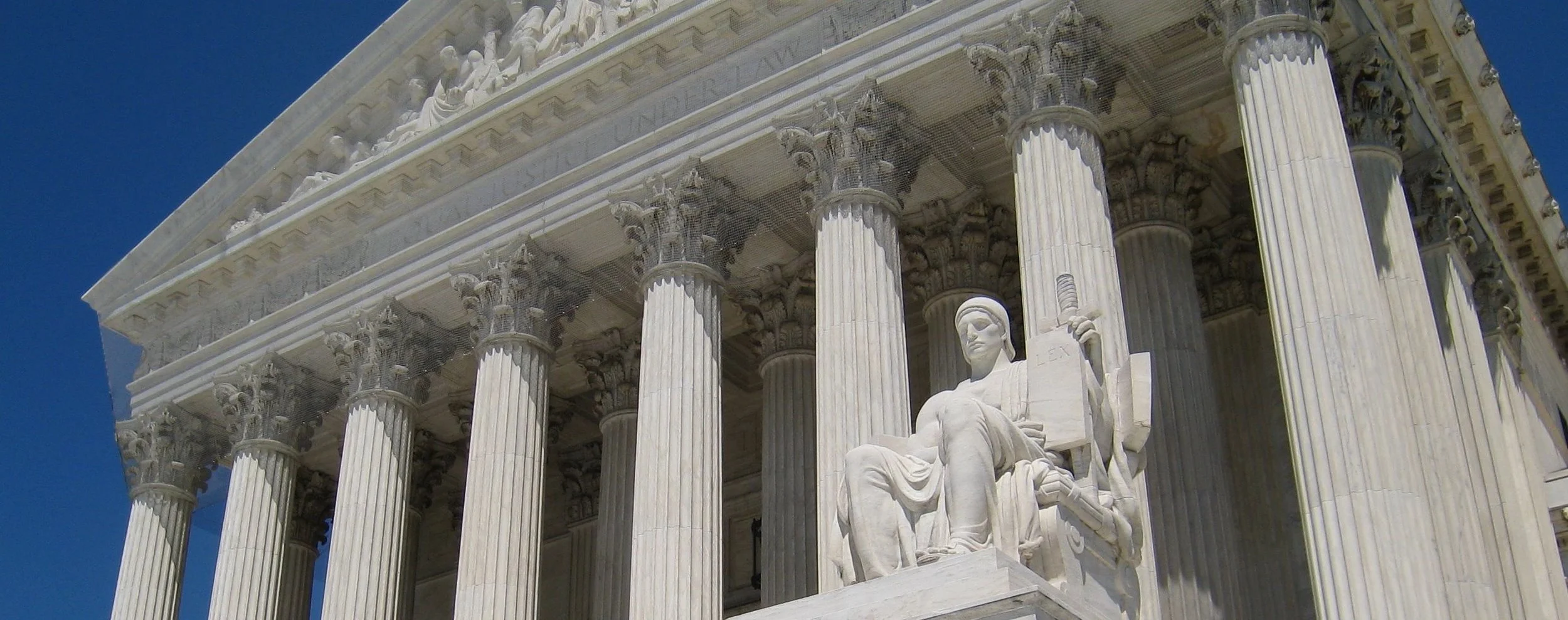 Oblique_facade_2,_US_Supreme_Court.jpg