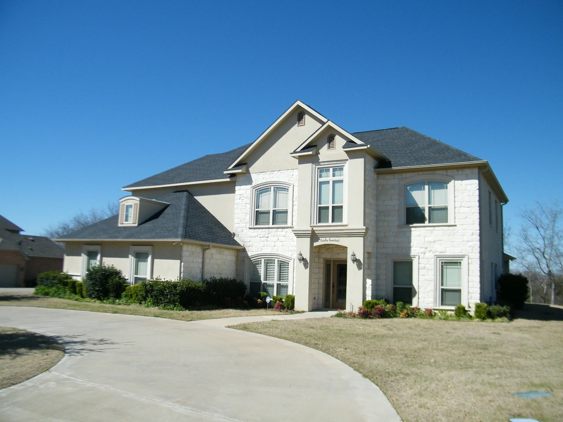 white-brick-home-291661_1920.jpg
