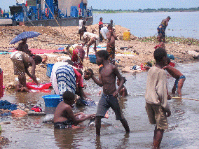 mozambique-relief-2007 (1) .gif