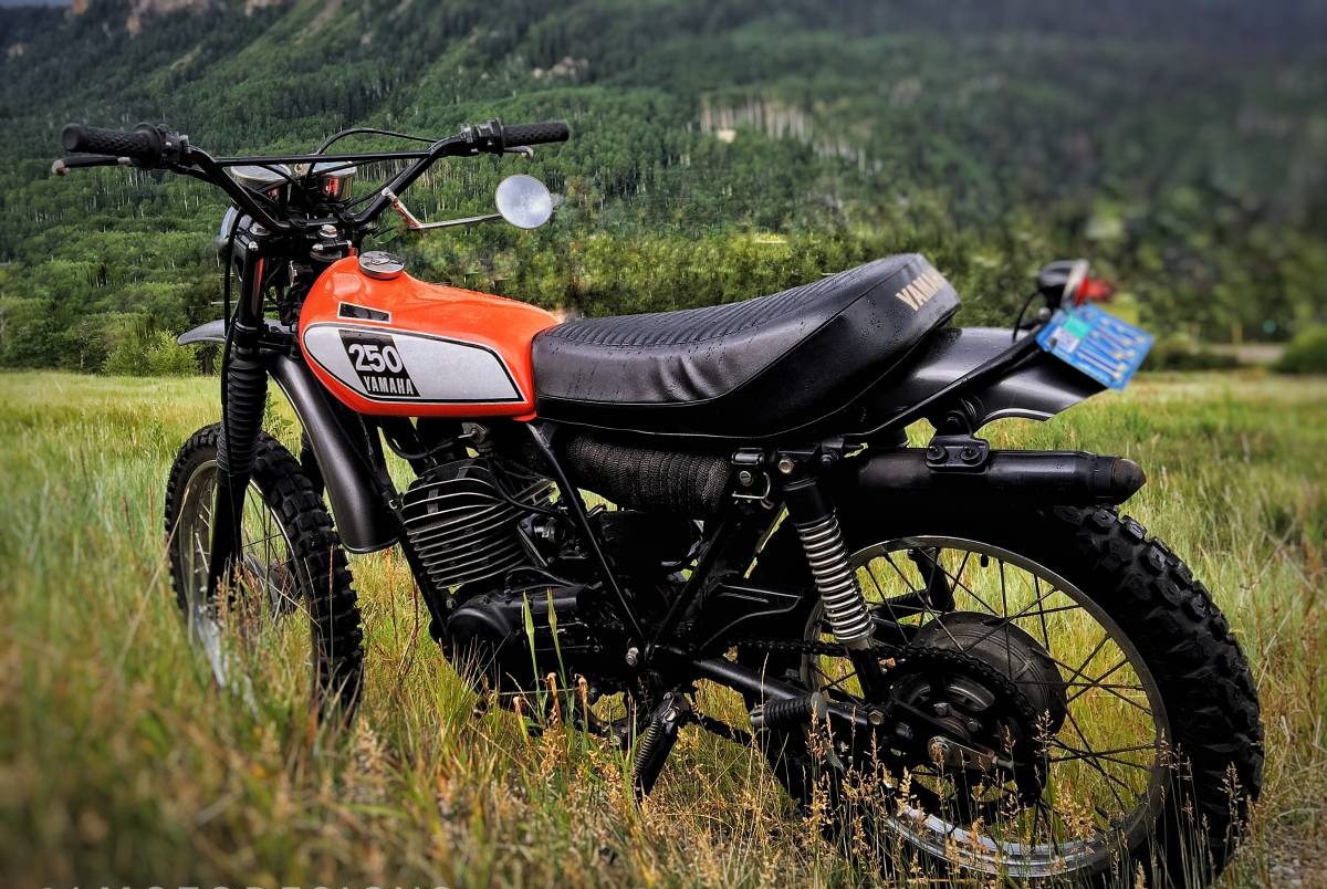  Modern dual sport tires helped hooked up in the dirt while still giving some traction on the highway. After playing with the sprockets a bit, she was geared just right to cruise at freeway speeds without making the engine scream. Boyesen power reeds
