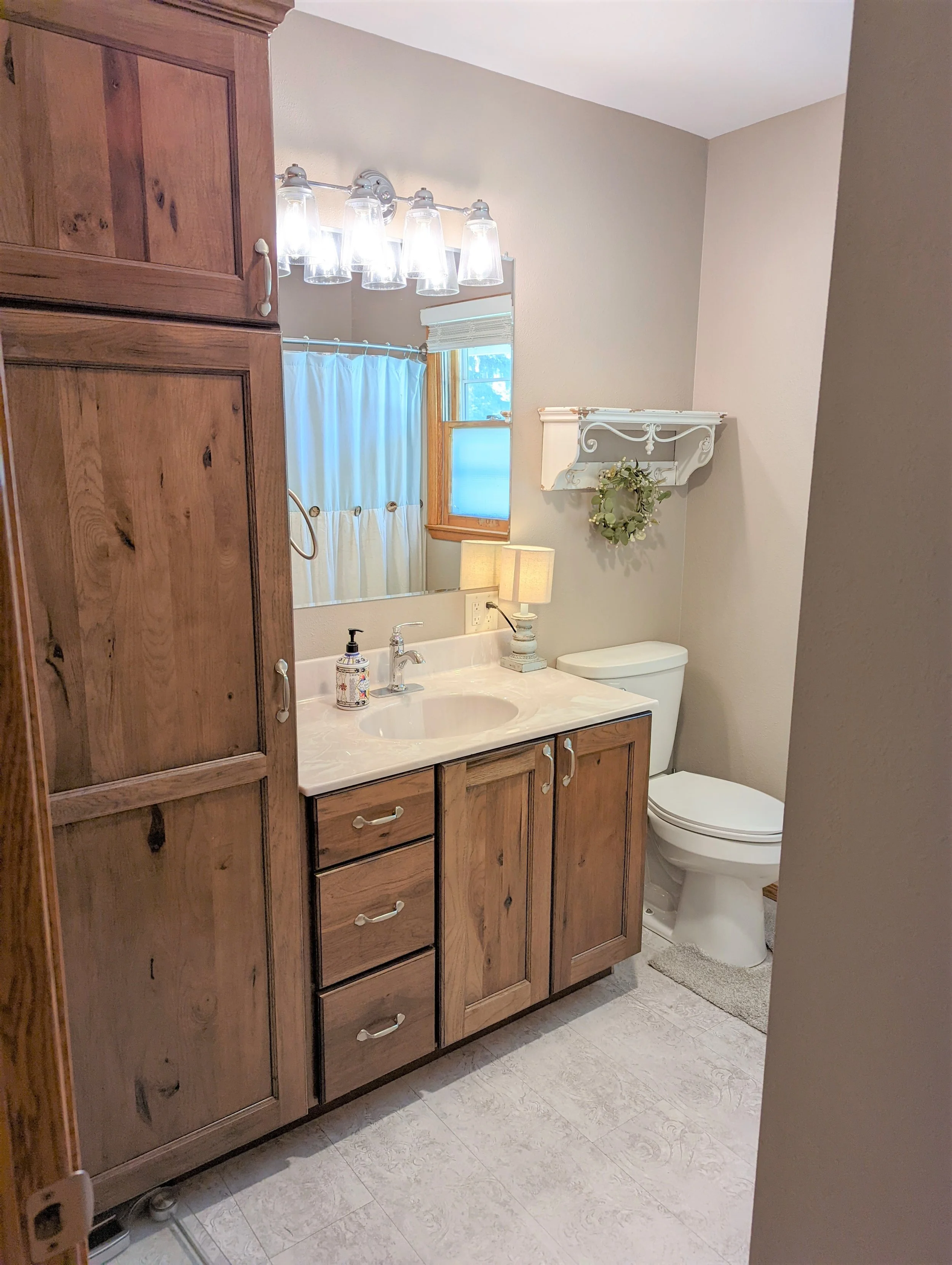 AUCTION! September 28, 2022 6 P.M. CST 507 Memorial Drive, Platte, SD