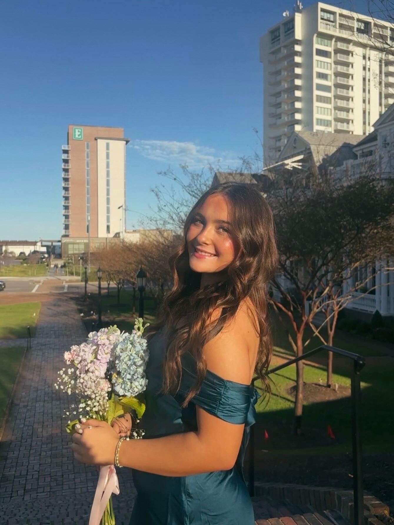 ✨Big congrats to our very own @jenna.huberr for representing her Kellam High Junior class on Homecoming Court! We couldn&rsquo;t be prouder &mdash; and seriously, could she look any more GORGEOUS ?! Go Knights! 🖤💛

Stylist- @gabbyschair