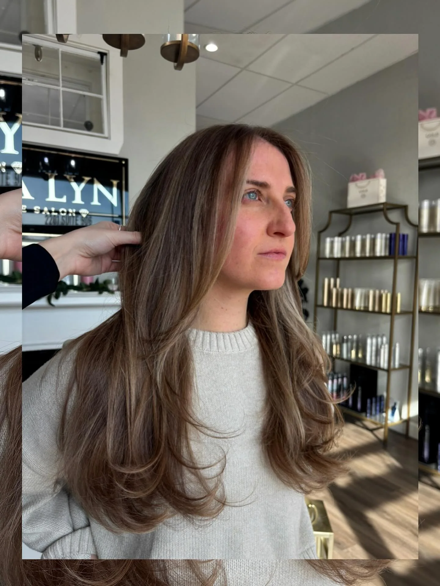 This is your sign to stop sleeping on soft contrast🦢

If you&rsquo;re scrolling right now looking for an inspo pic , here you go. 

stylist : @kristinmcgraw.hair 

#vbhair #hair #gialynsalon #salon #hairinspo #bronde #layering #newhair #virginiabeac