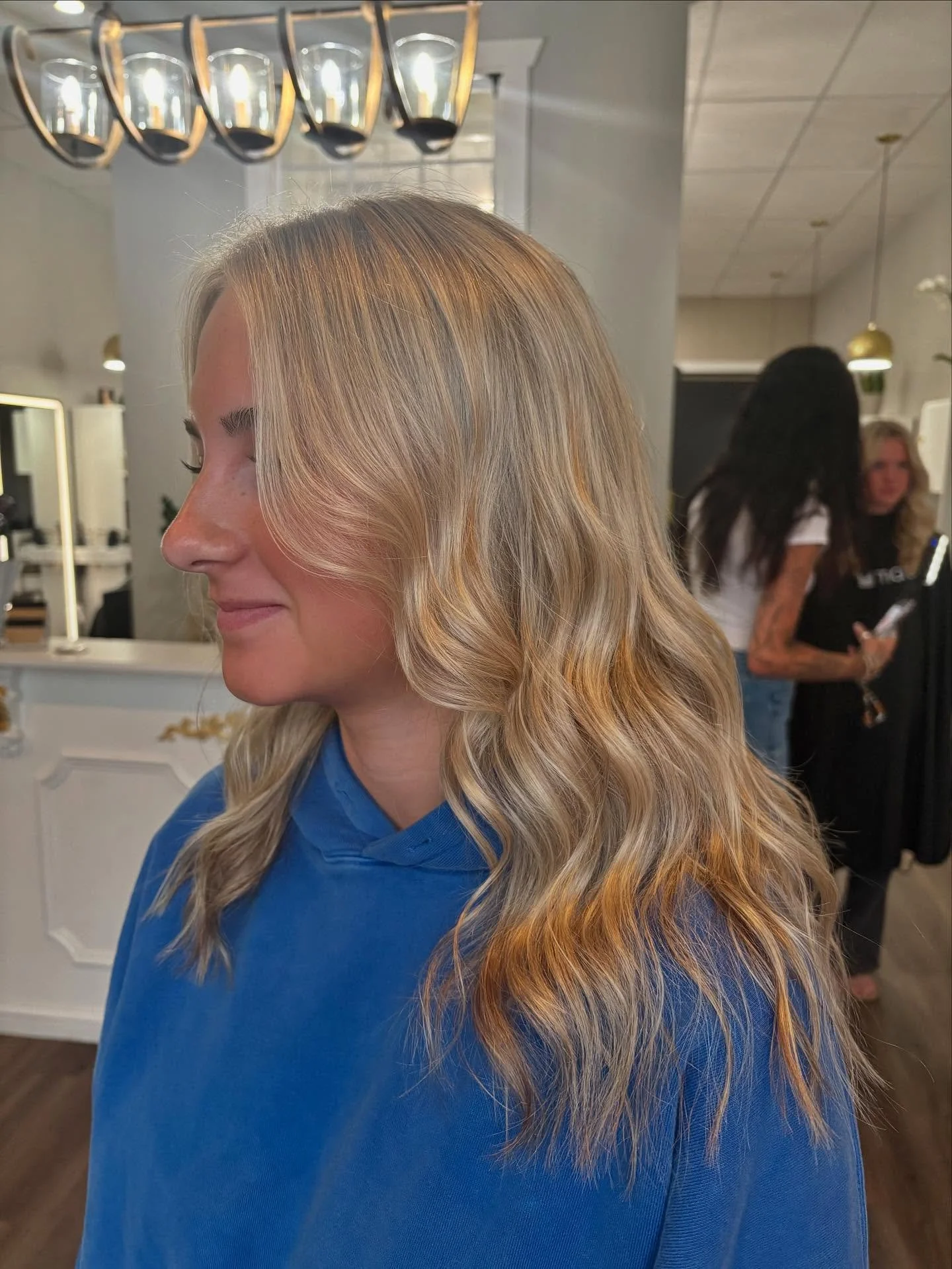 Your forecast says rain&hellip;ours says sunny blonde 🌷✨

Stylist : @xohairco.raquel