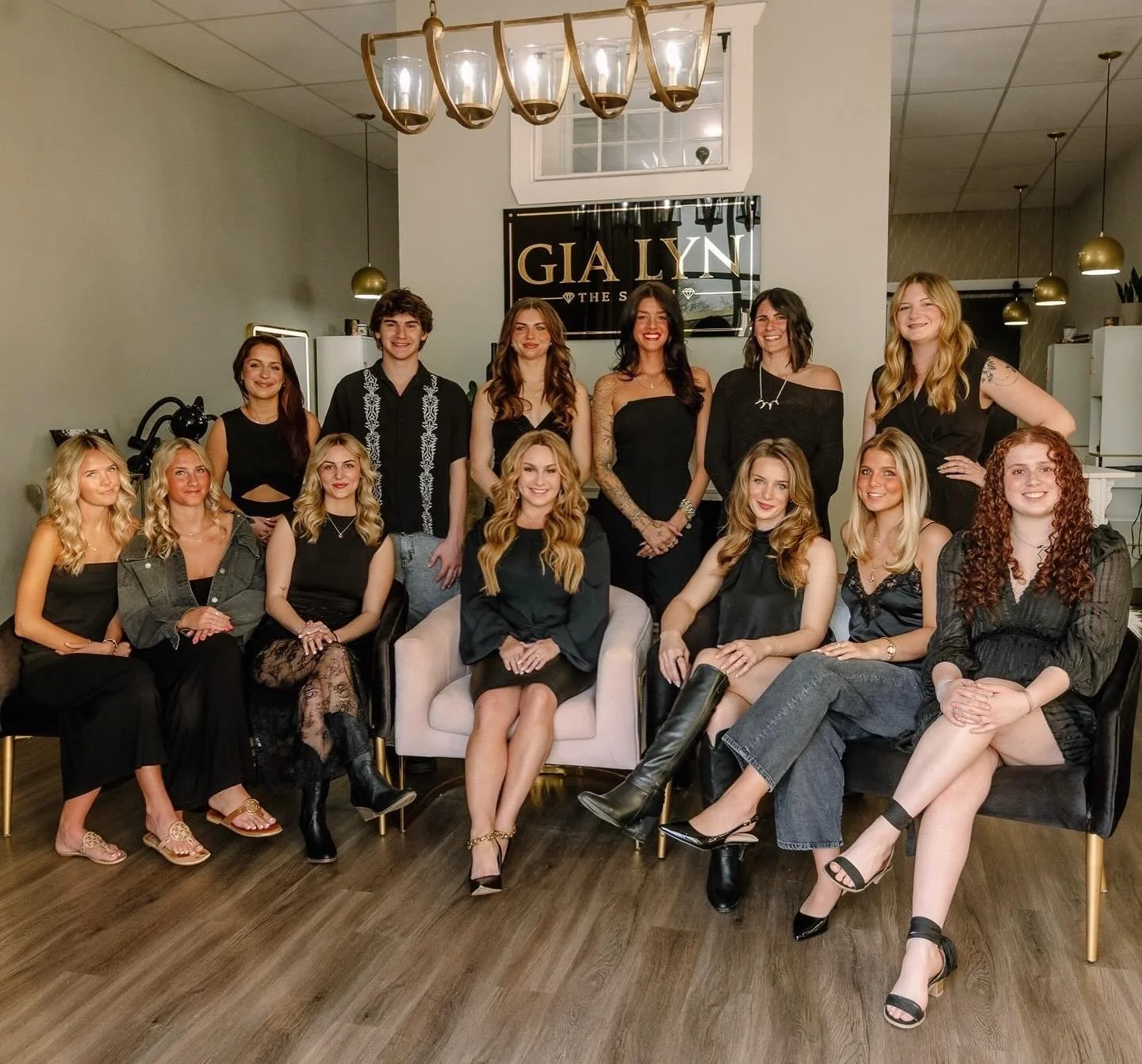 A salon built with intention✨
Long days, constant growth and a group of girls who just get it! Each person in this photo brings something special to our table ❤️ Come hangout with us and leave here with bomb ass hair ! 🤩🤩

Book your appointment by 