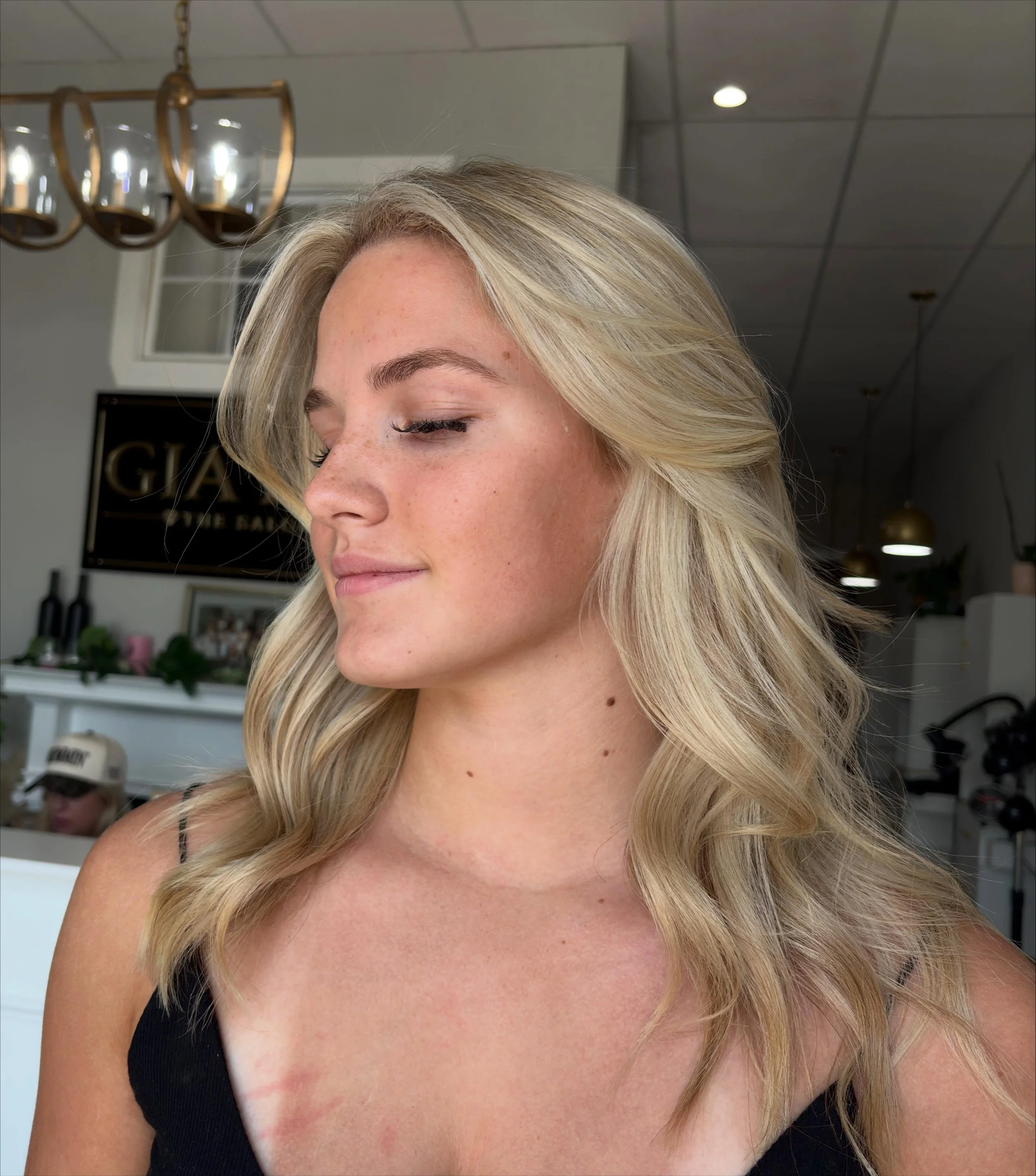 Talk blonde to meeee 🤪🤪📞

Stylist @madswelch.hair