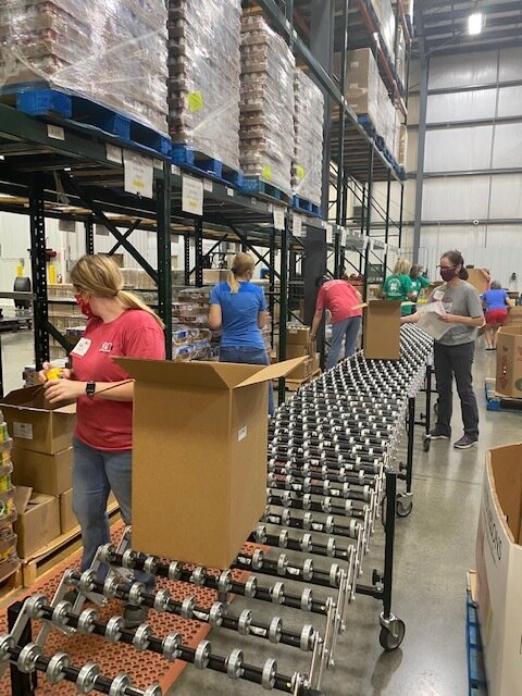 SMWL is packing ... food, that is!