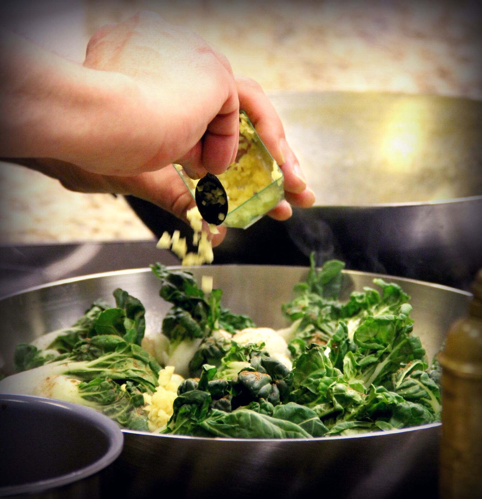 Spinach and Garlic in a Pan_preview.jpeg