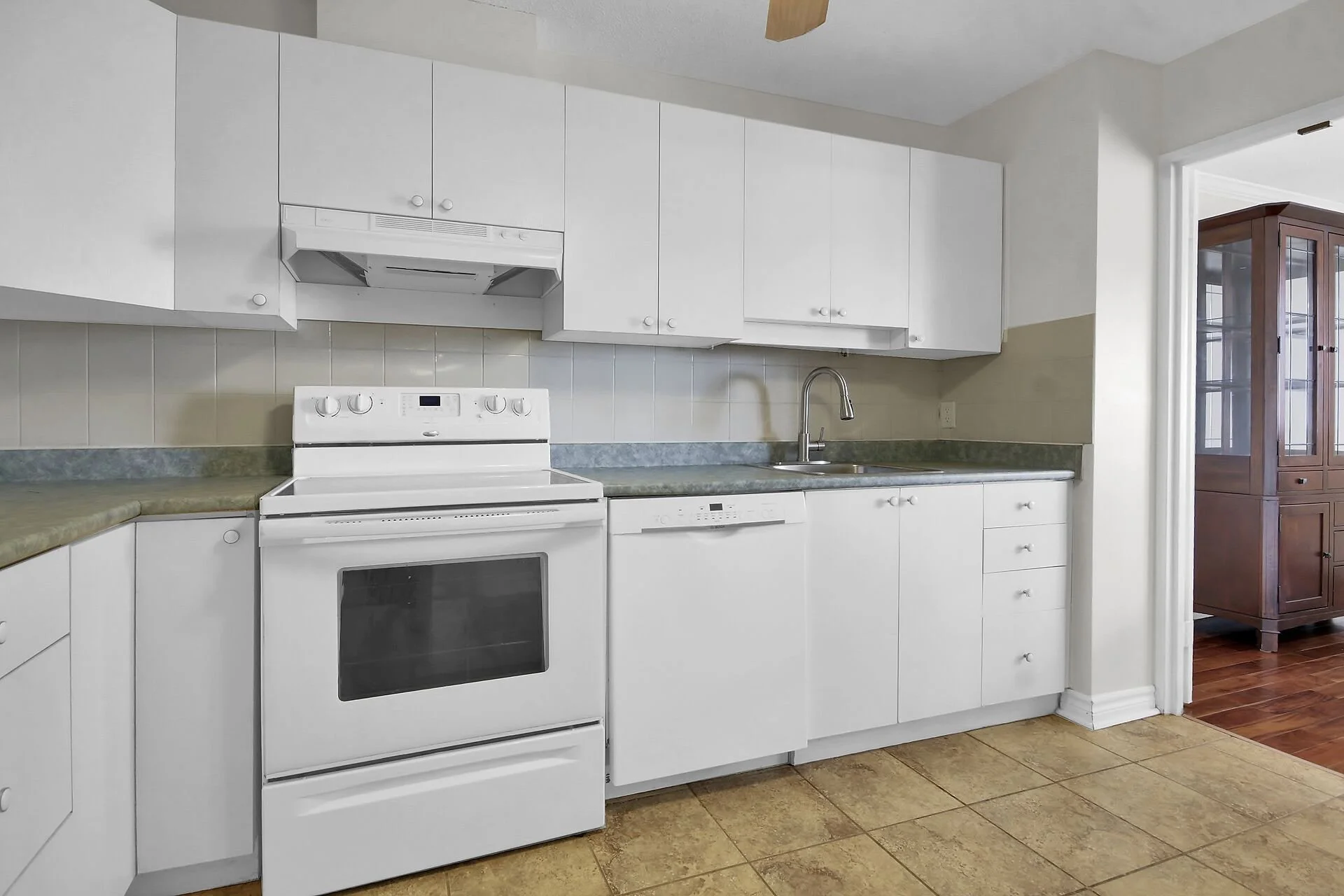 virtual-tour-363529-36.jpg
