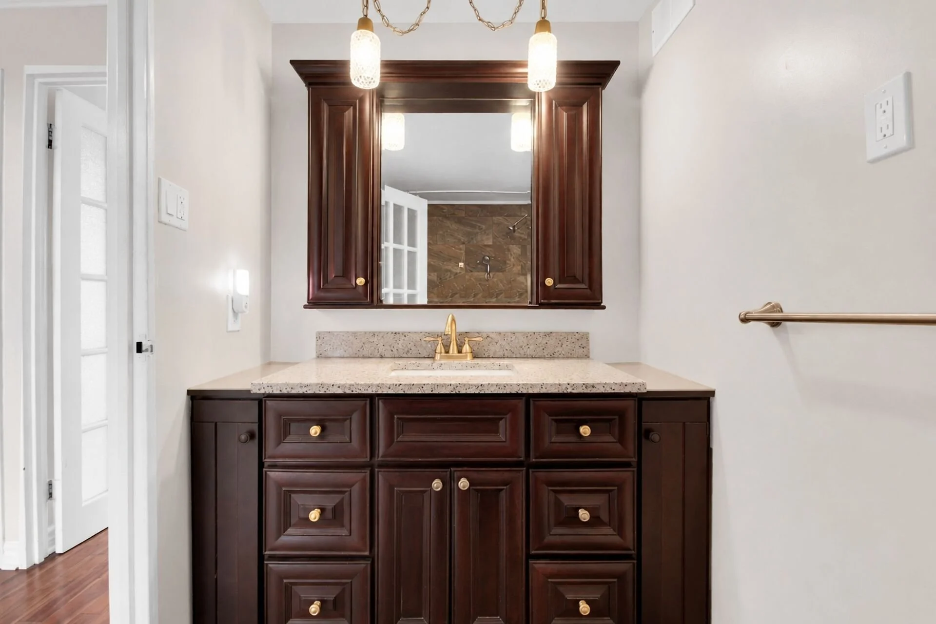 virtual-tour-363529-03.jpg
