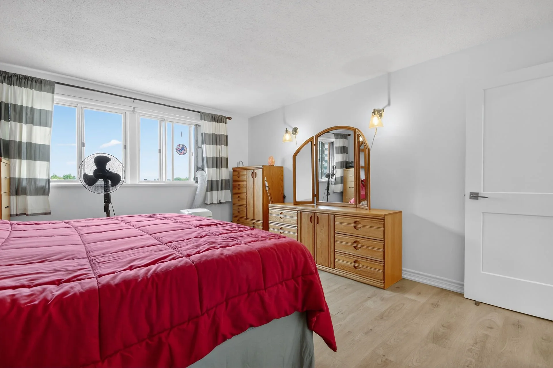 virtual-tour-364157-30.jpg