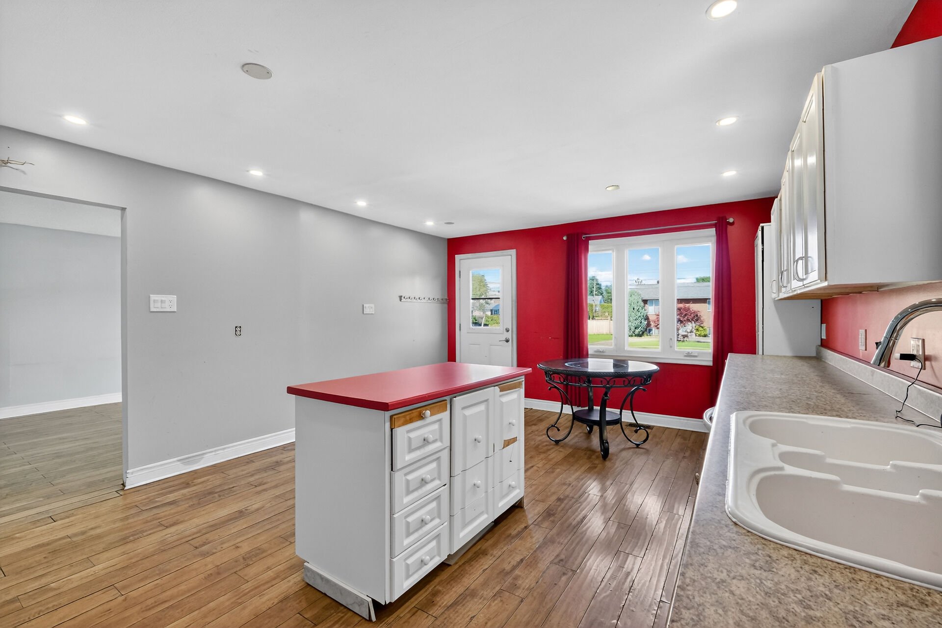 virtual-tour-364224-14.jpg