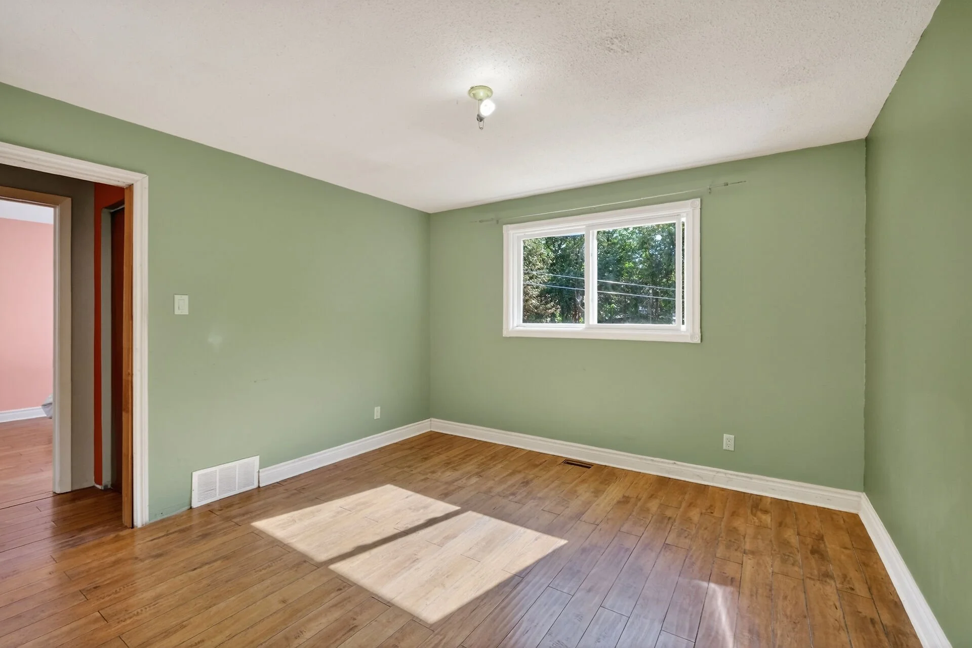 virtual-tour-364224-30.jpg