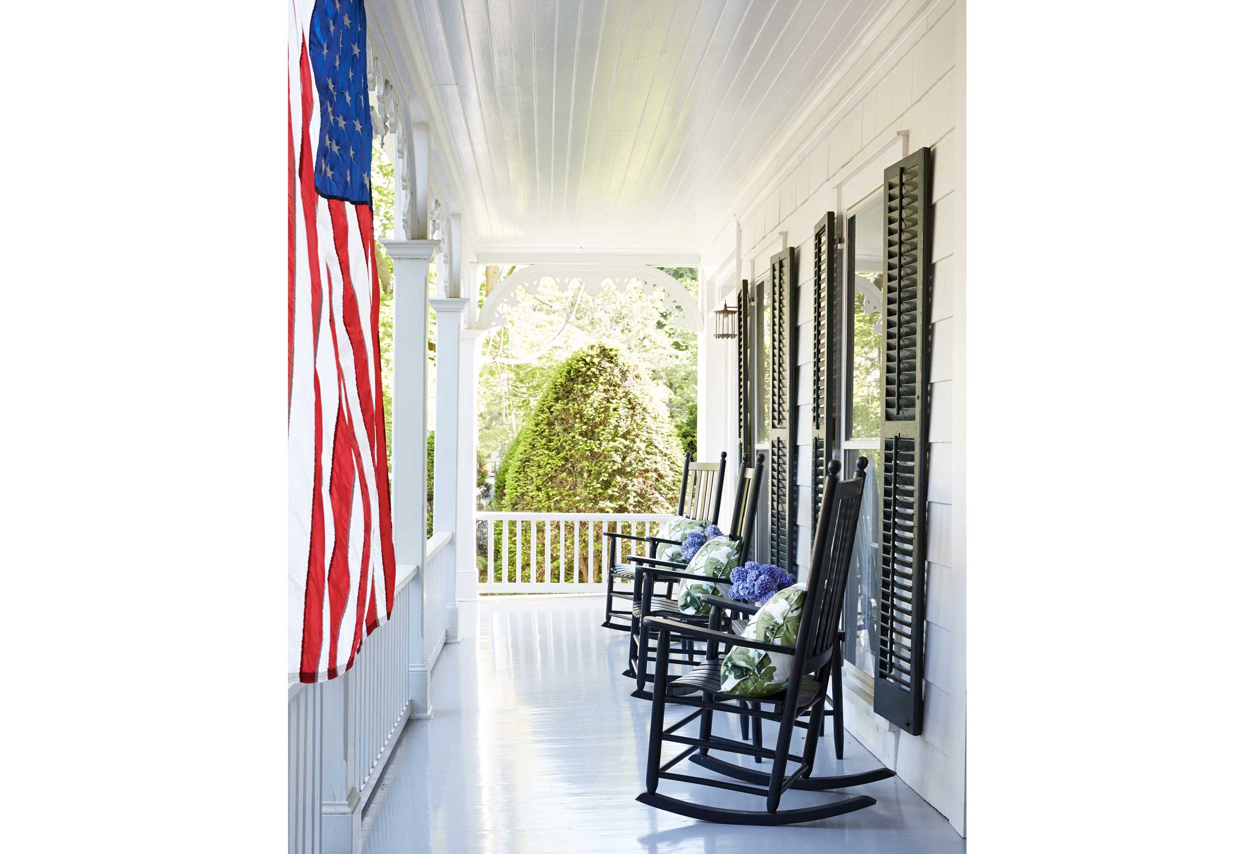 13_OrientVillagePorch_ElizabethCooperInteriors.jpg