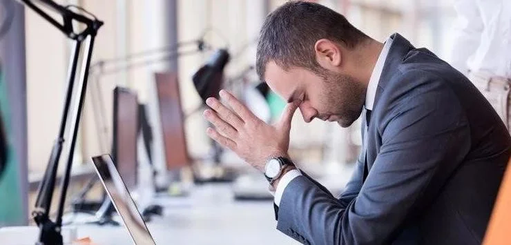 7 Signs That Your Body Is Under TOO MUCH STRESS
