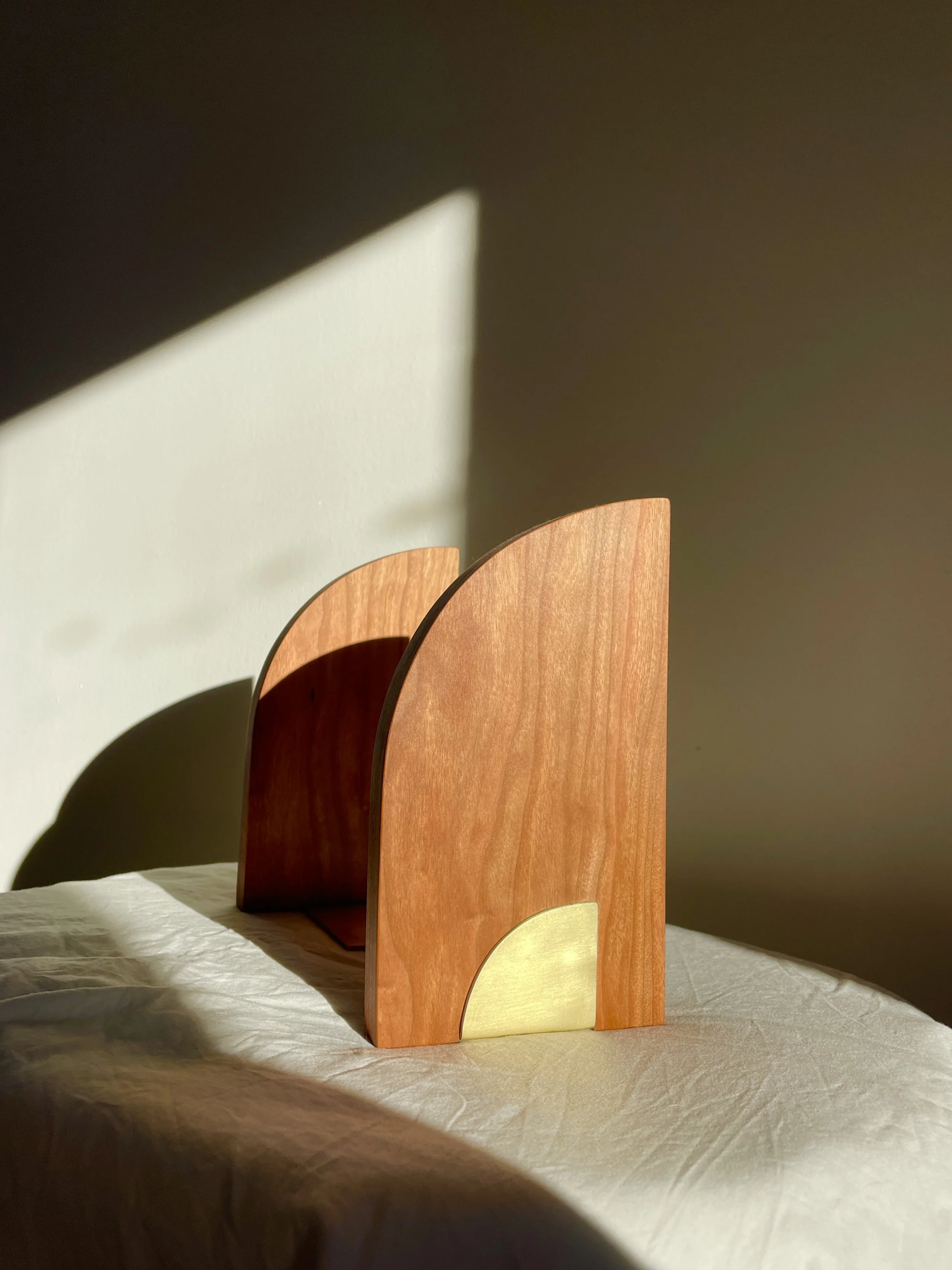 Fin Bookends