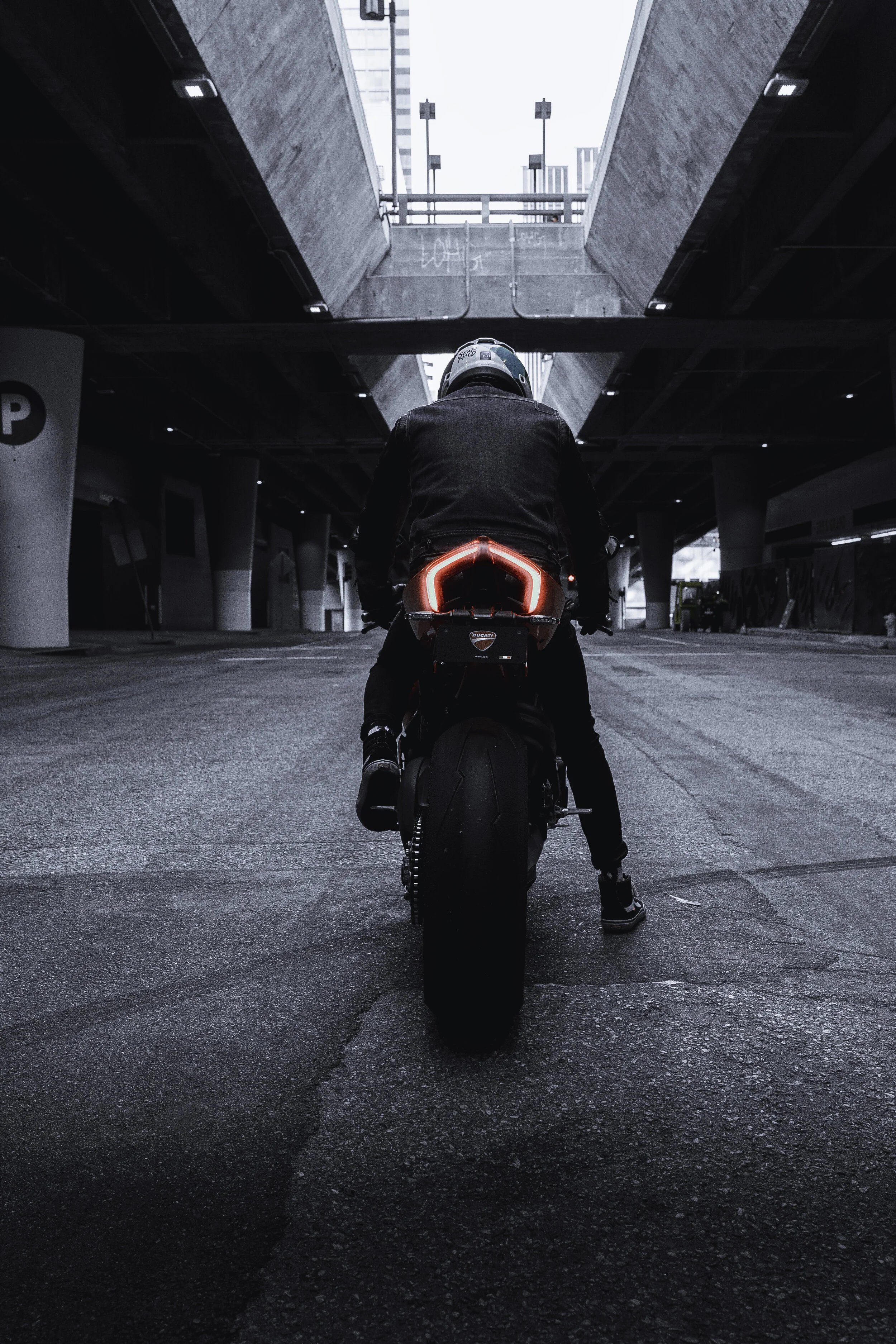 ducatifixedtailleak.jpg