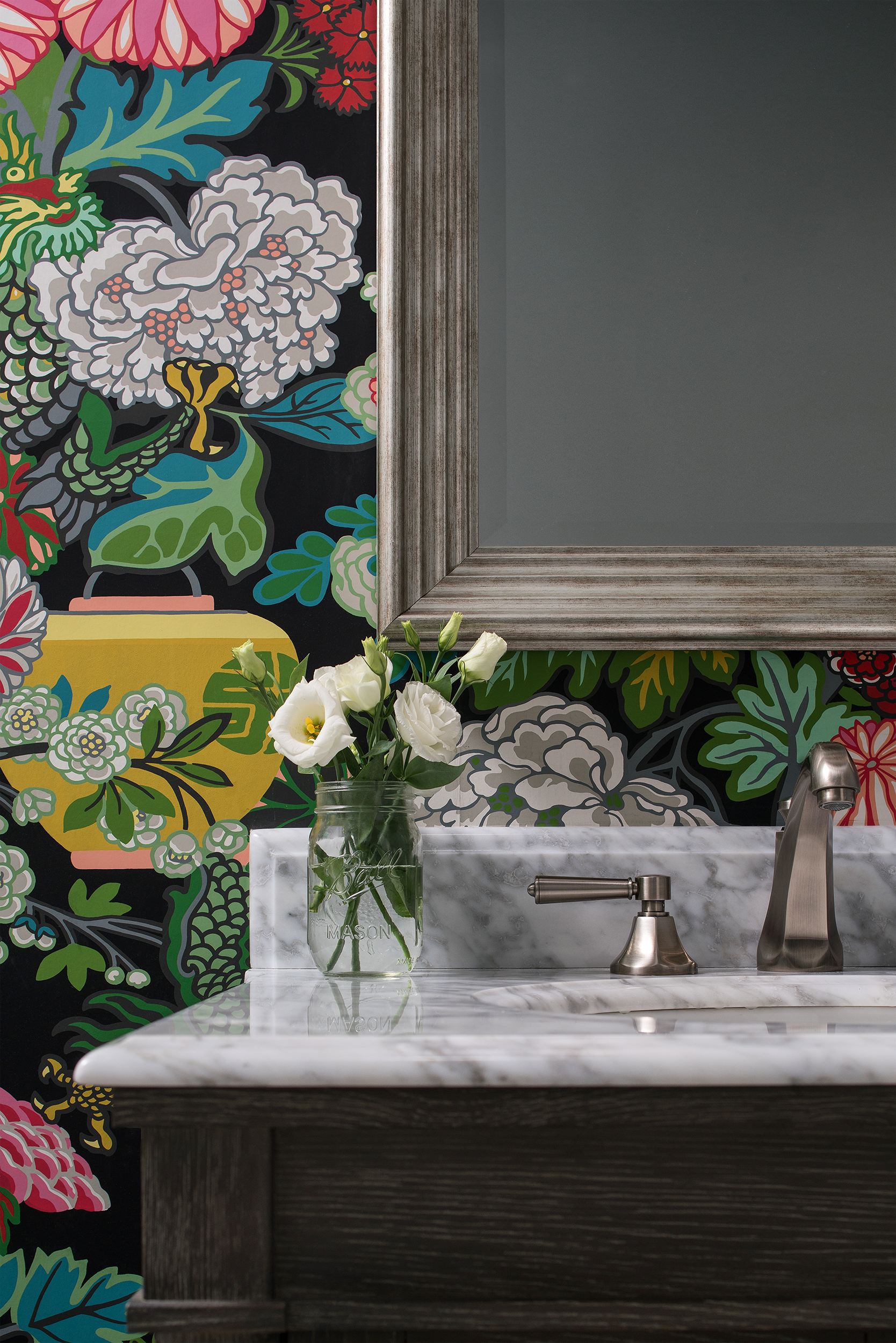 eclectic bathroom, dragon wallpaper