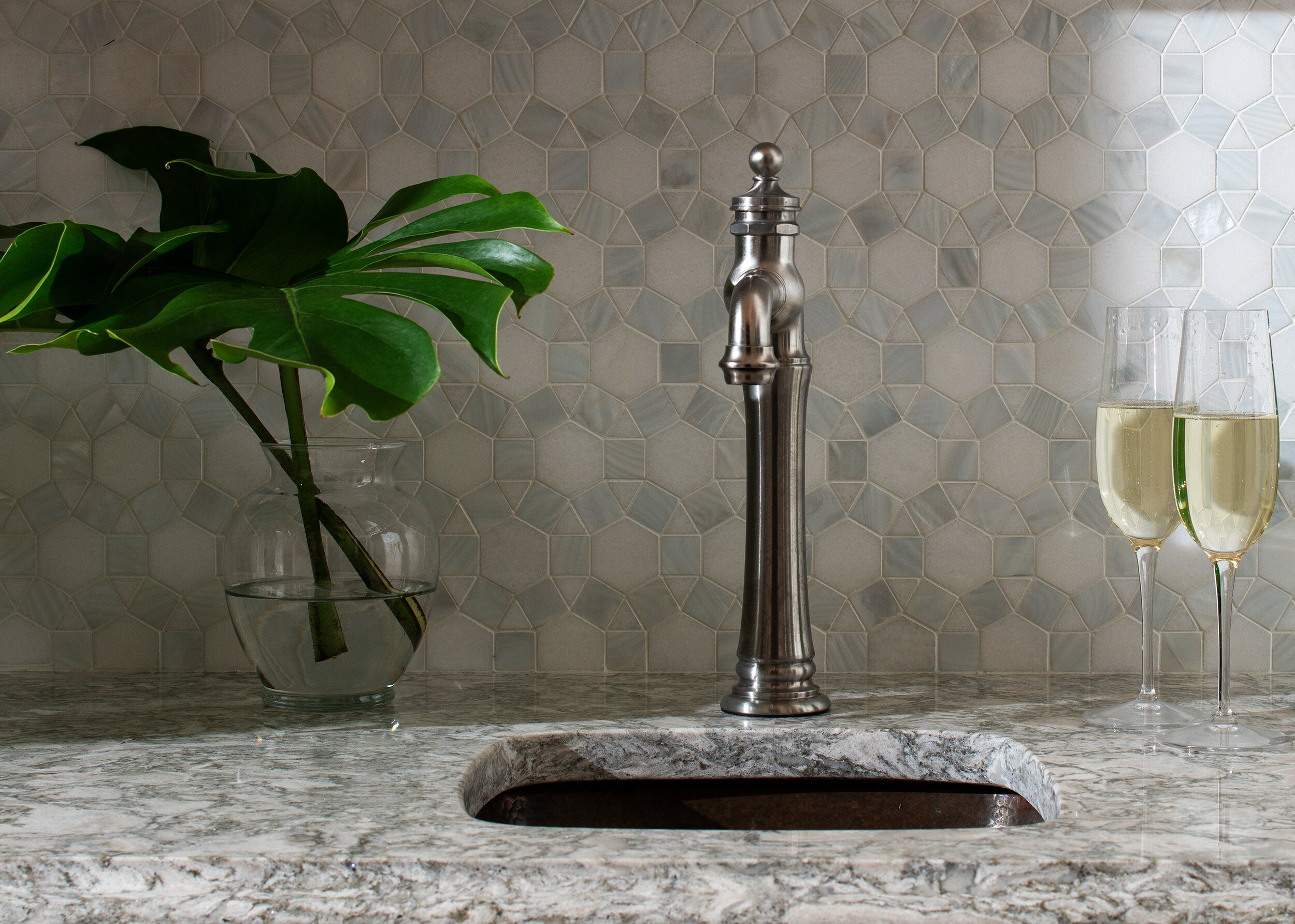 Stainless steel sink skull knob hardware marble counter with pattern backsplash