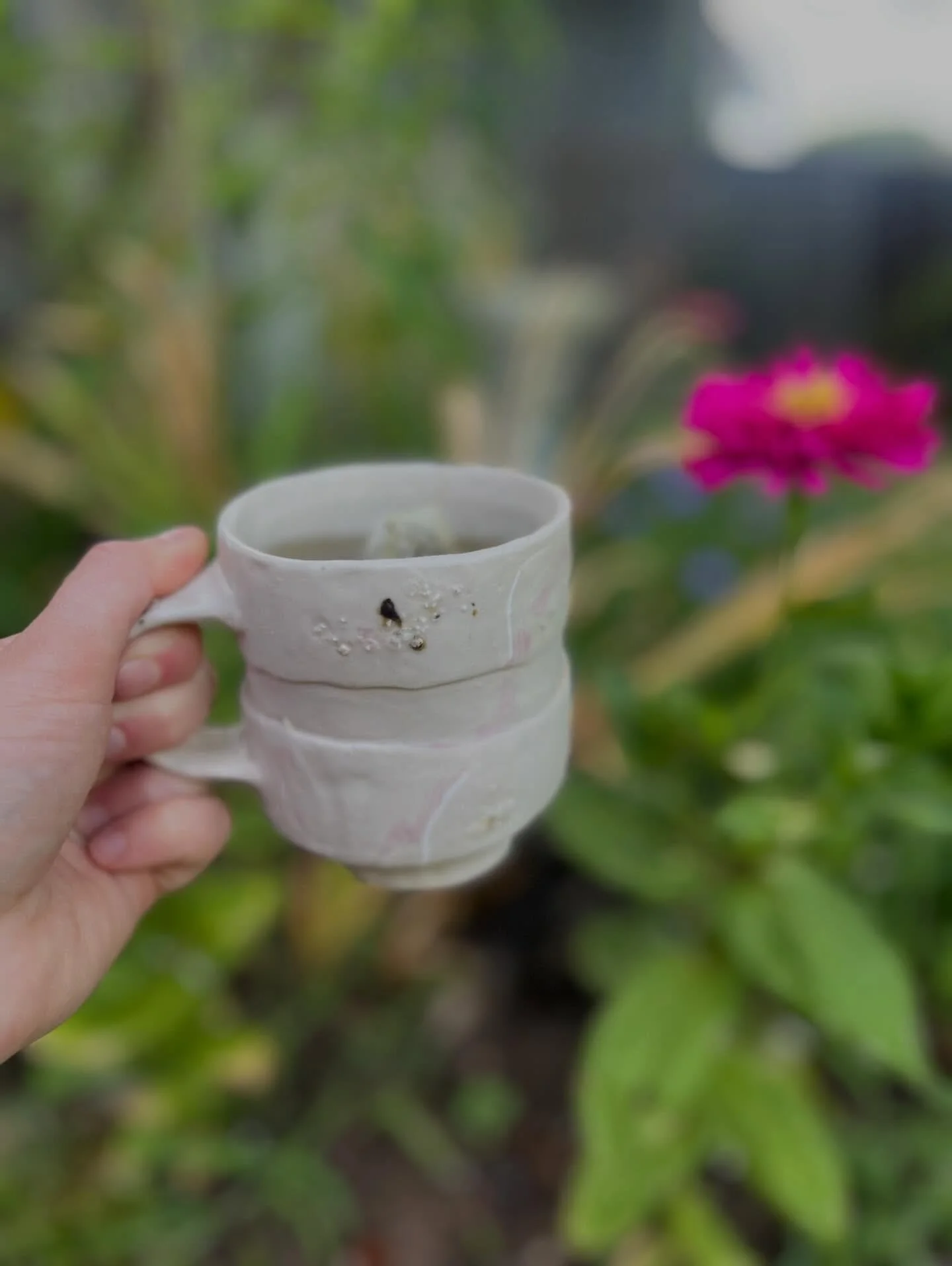 January is gone and I didn&rsquo;t even finish a single pot. But there&rsquo;s been a heatwave and my outdoor studio made it kinda unbearable to work&hellip;. 

But I did spend lots of time settling into my new job, eating treats, playing sport, star