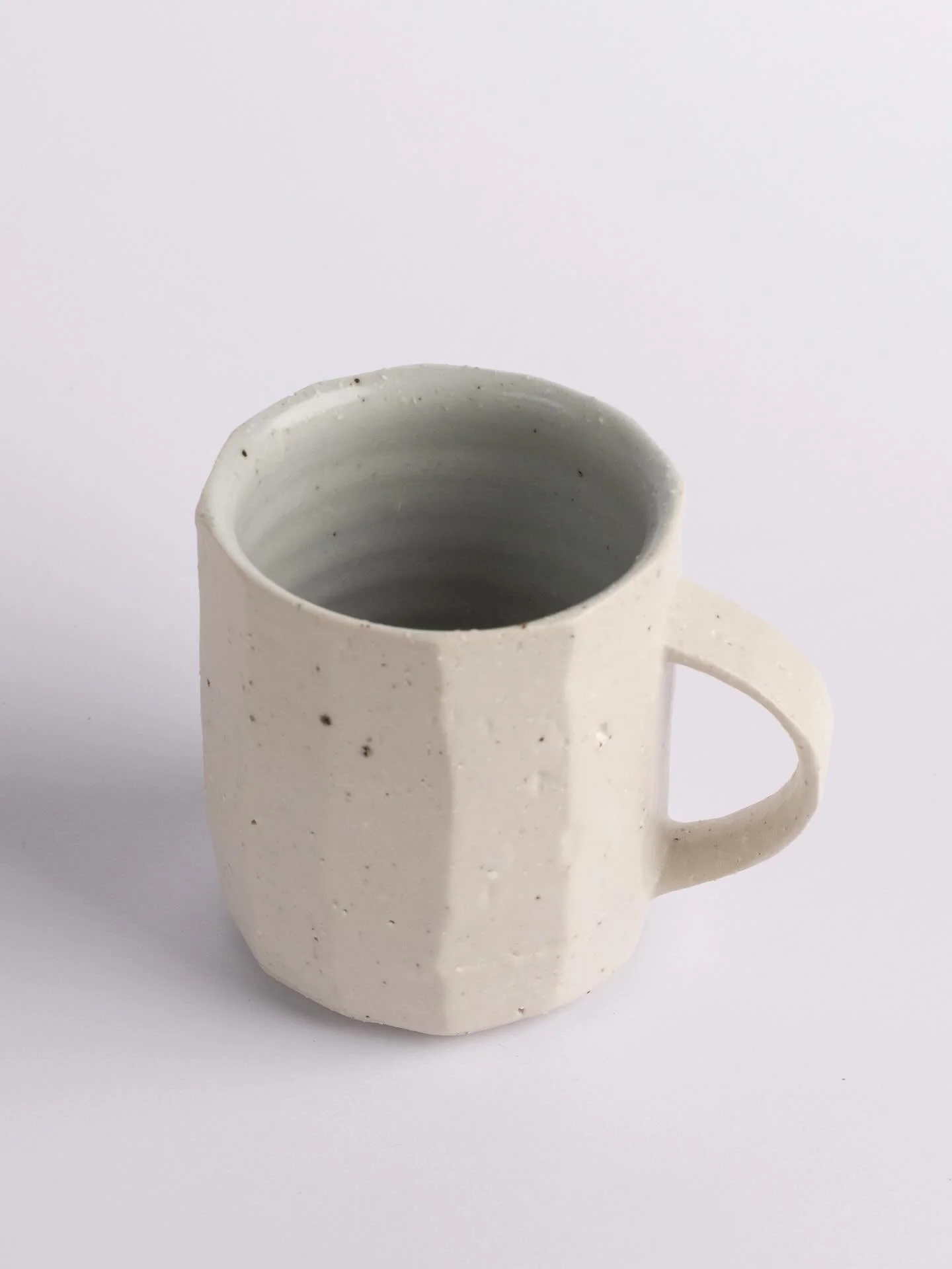 New pots online 💙

If you&rsquo;re on my mailing list you will have received early access to my latest collection of work. Cups, mugs, jars - a selection of pots made prior to Adelaide Ceramics Market when my garden was bursting with sweet Spring bl