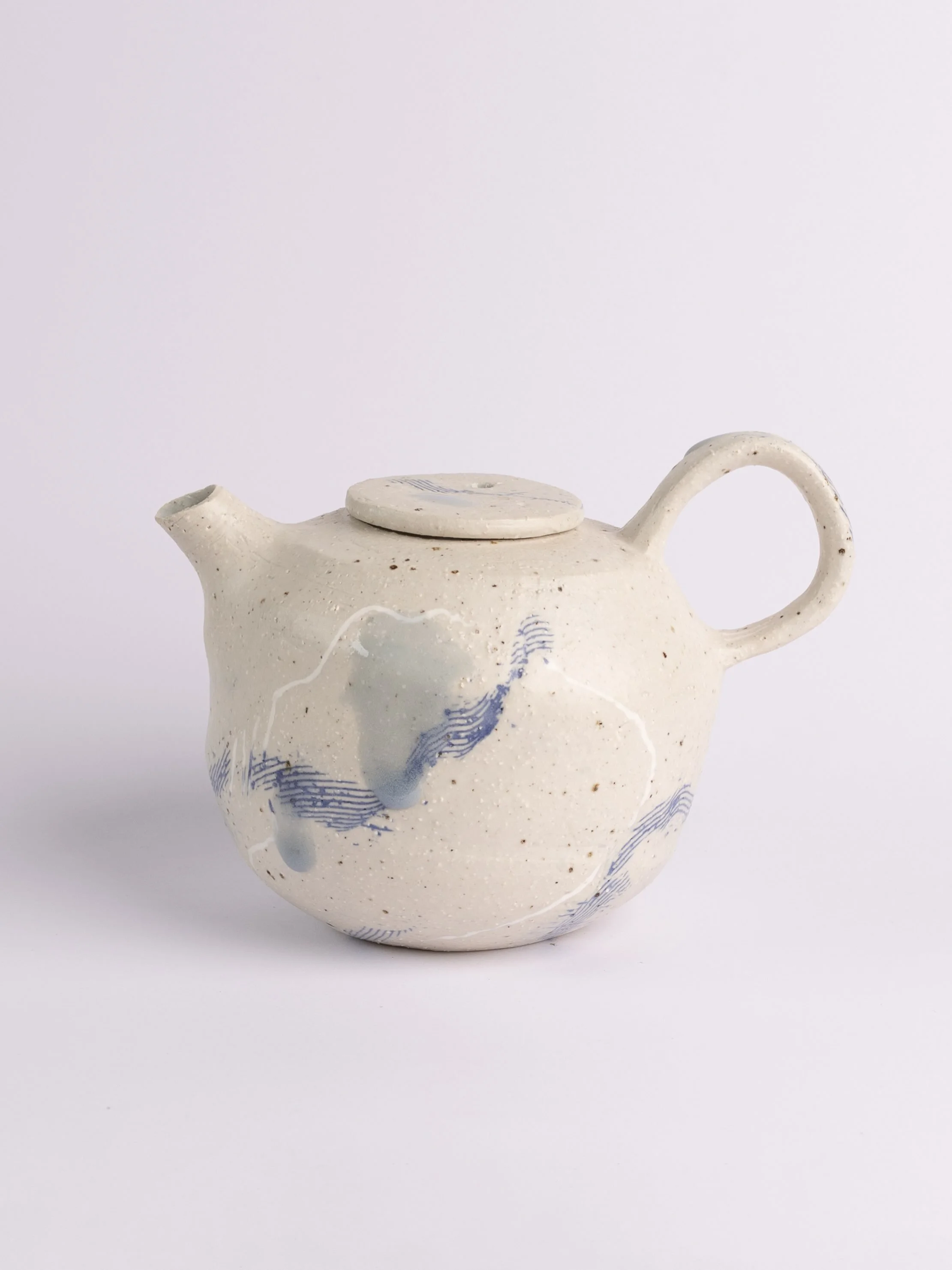 This teapot found a new home today. 
Bye bye teapot - I hope you pour many nice teas!