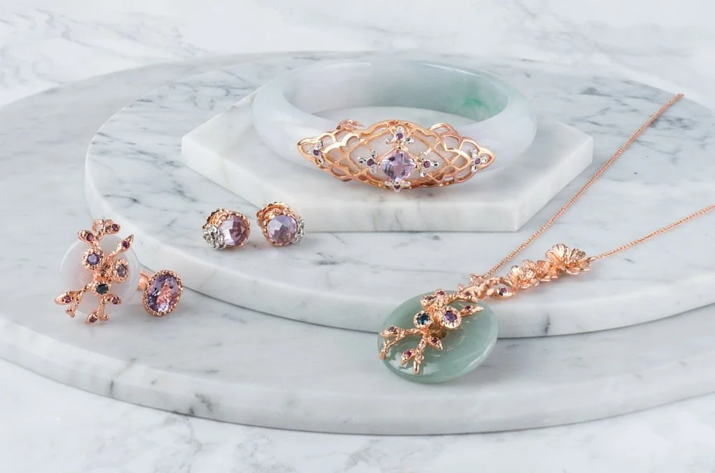 A Si Dian Jin set with hues of majestic purple.