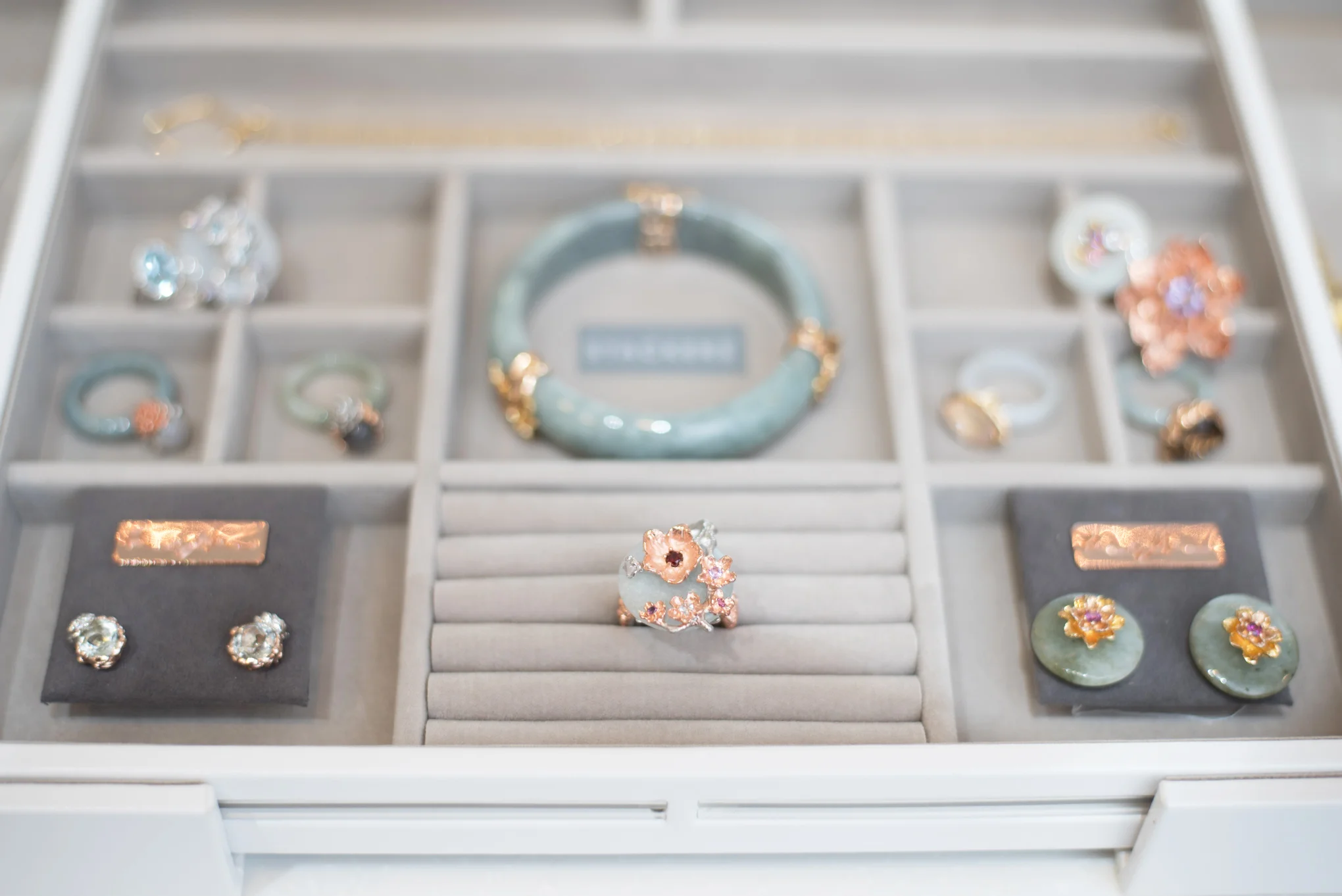 Stackers White Medium Jewellery Slider