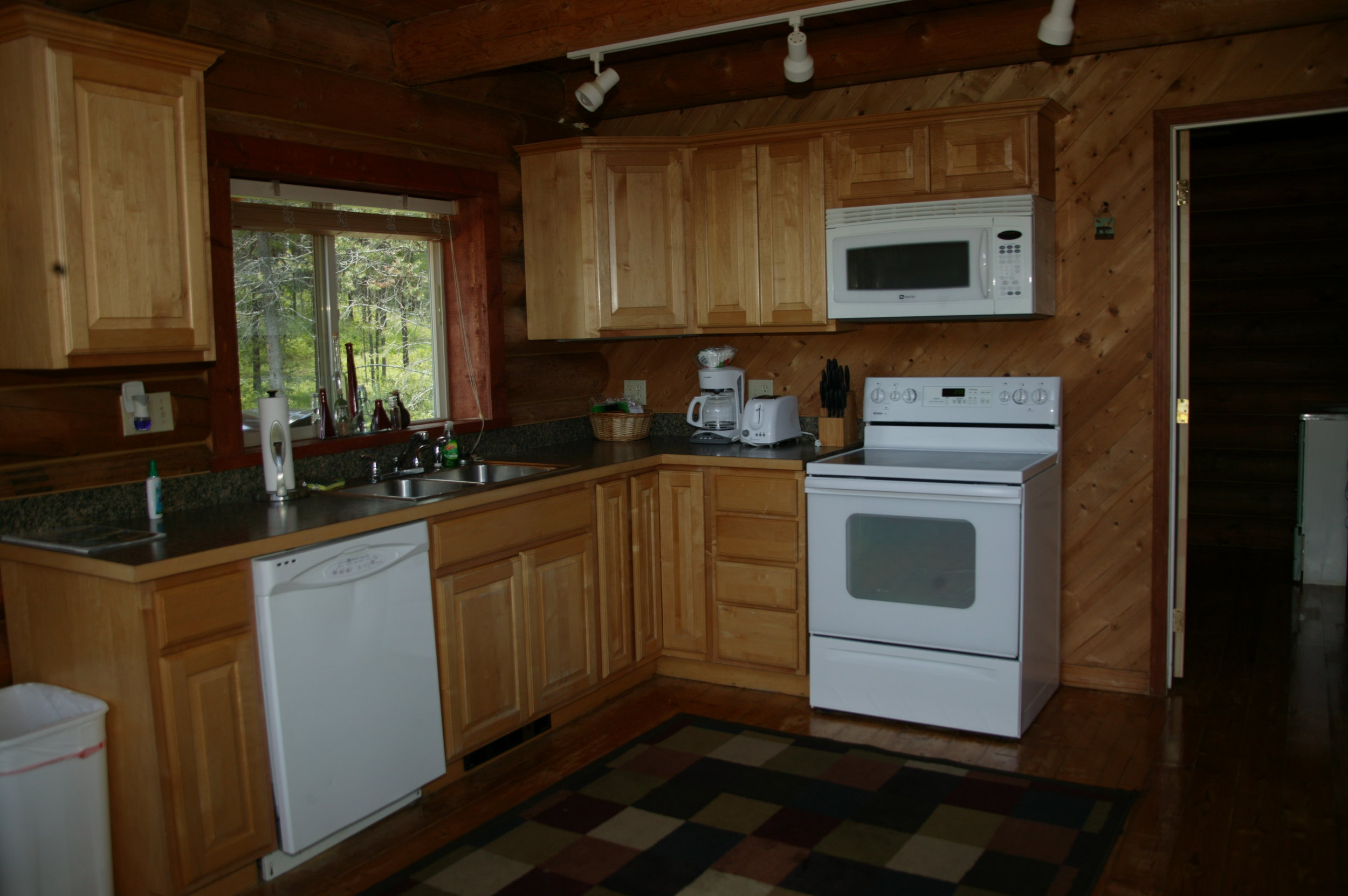 Kitchen in The Wolf Den Cabin