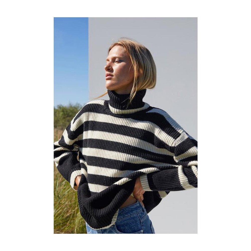 Spring sweater. My favorite new piece for this transitional weather, from Copenhagen based brand, @justfemale 🤍