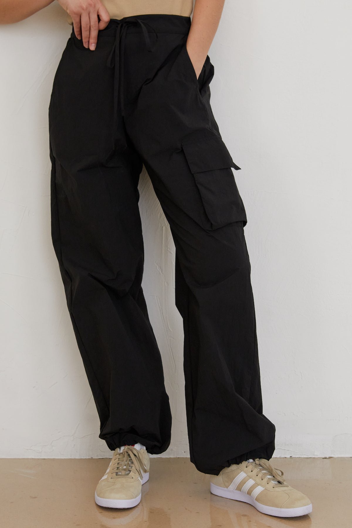 Nylon_cargo_pant_Jet-donni.jpeg