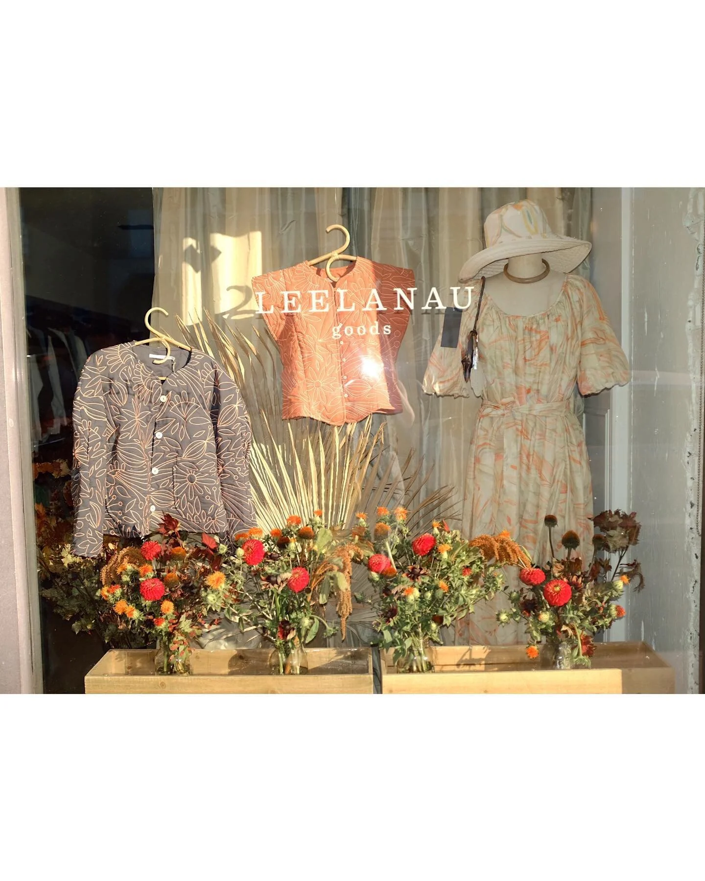 Shadows are getting longer! 
we&rsquo;re open 
🤎Sunday 11-5
🤎Wed-Sat 12-6
come say hi!