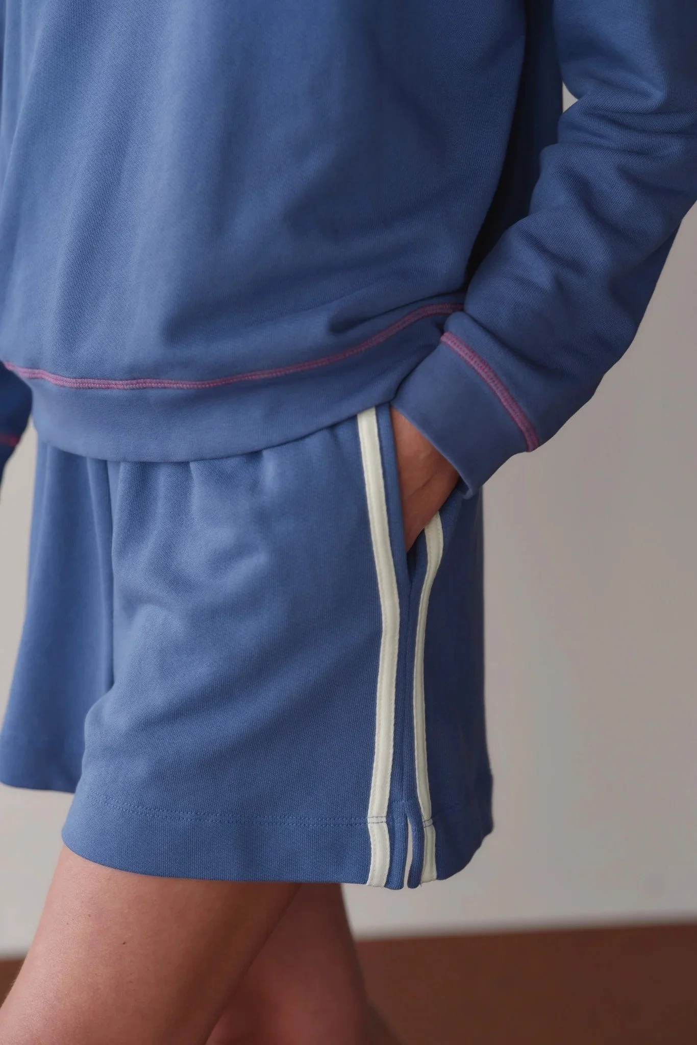 the-eco-terry-stripe-short_lapis_083.jpg