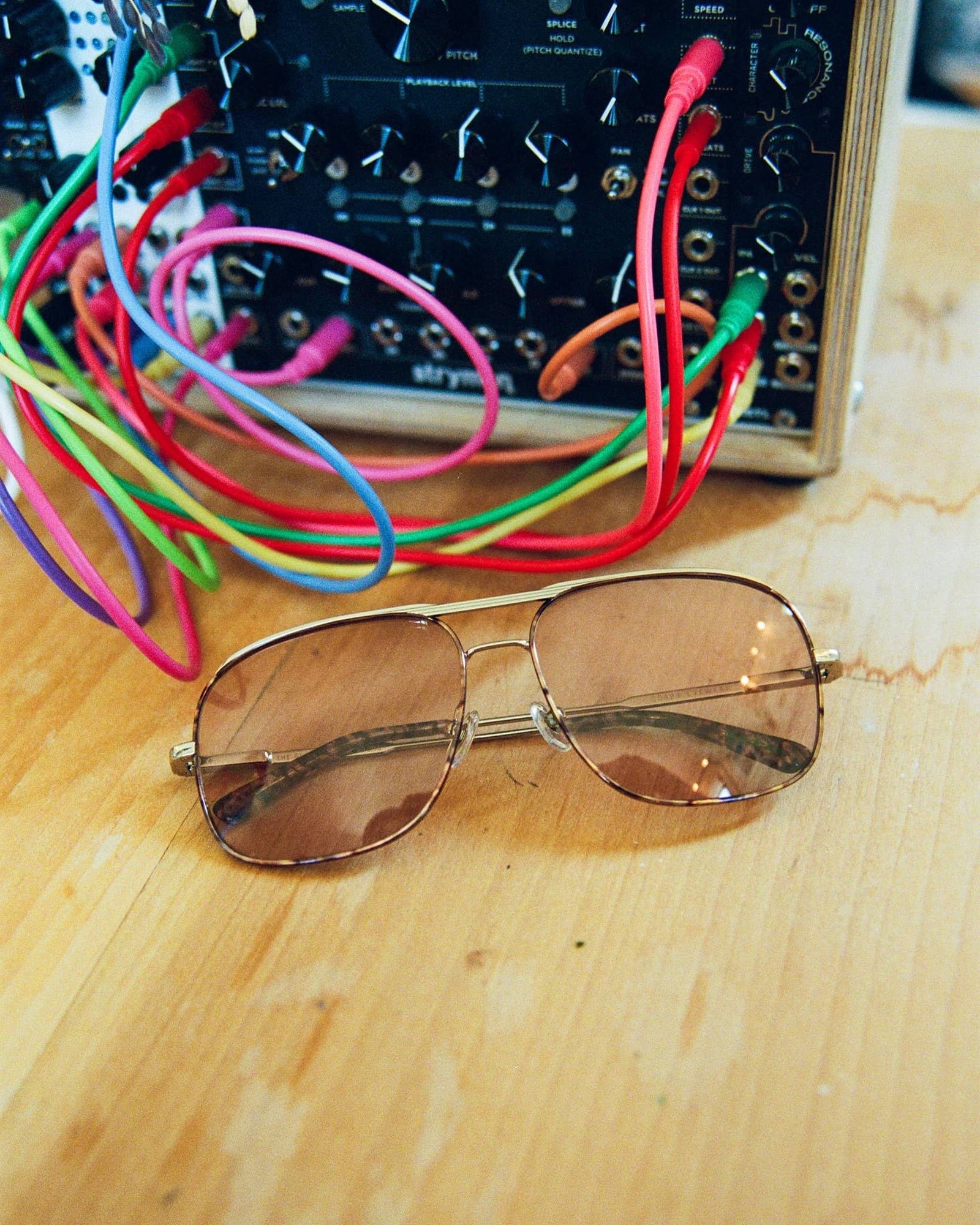 Crap_Eyewear-2024_Summer-Glass_4.jpg
