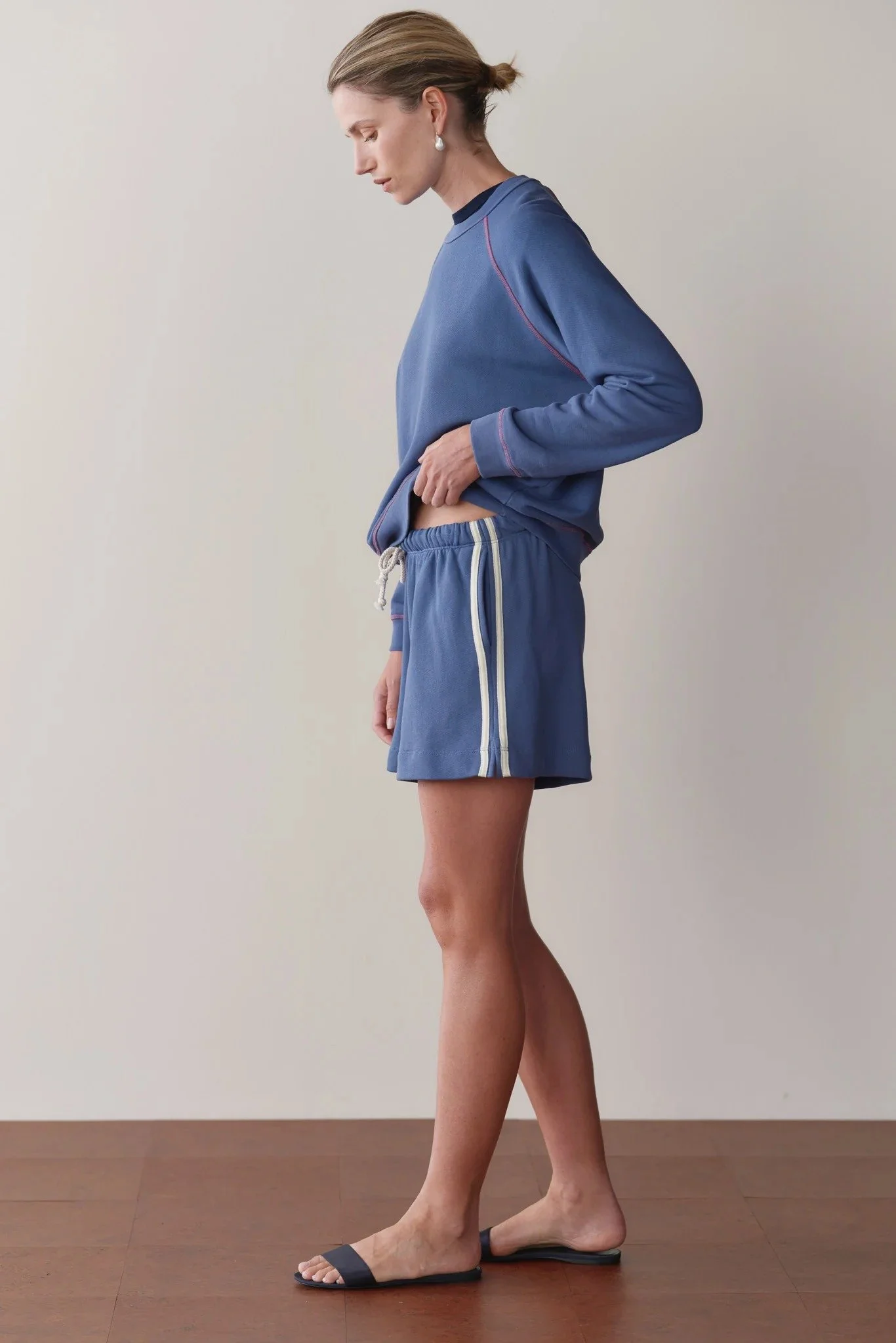 the-eco-terry-stripe-short_lapis_049.jpg
