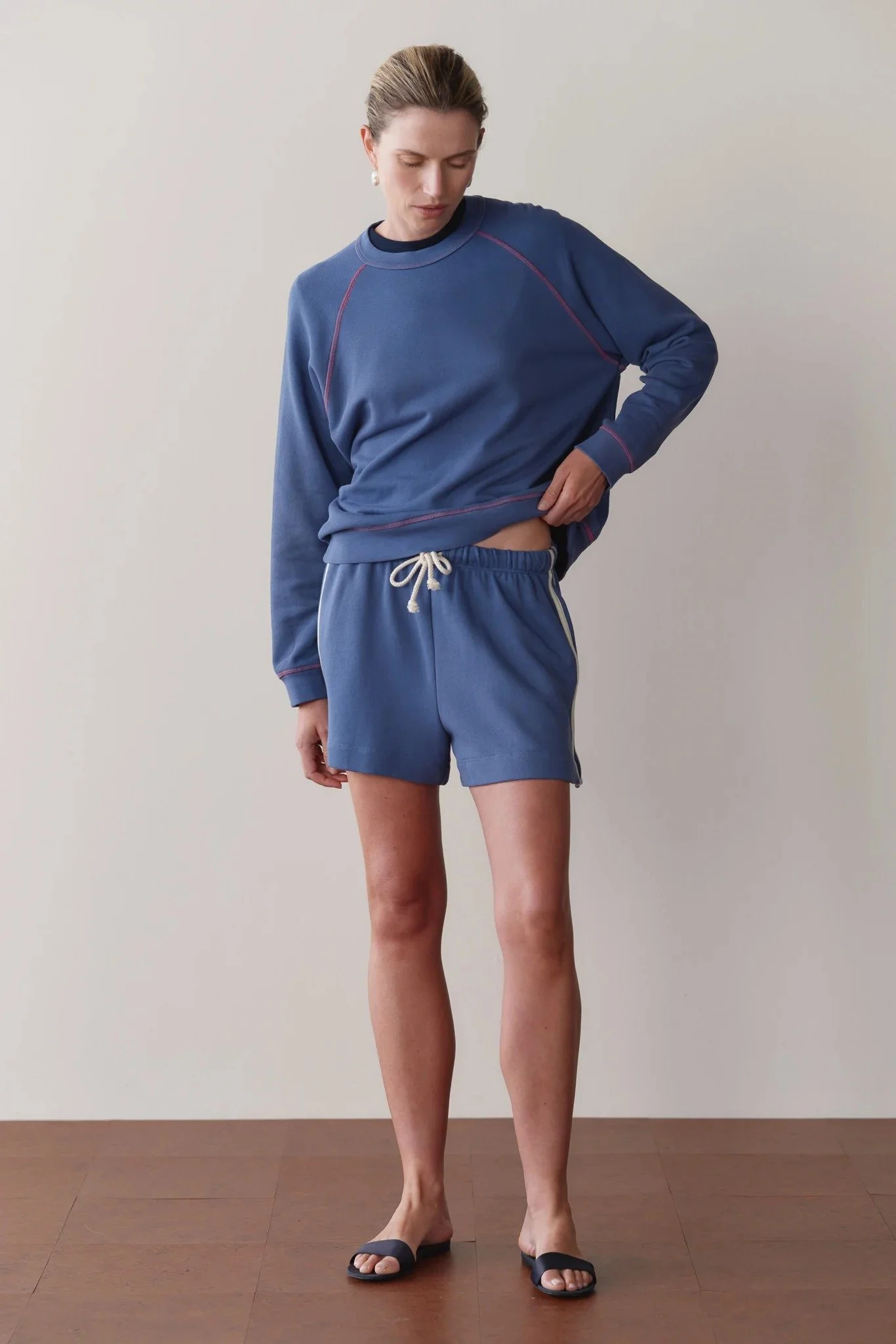 the-eco-terry-stripe-short_lapis_022.jpg