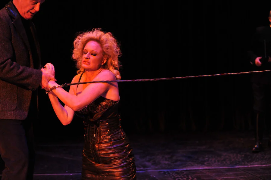 Measure for Measure _2011_Hugo Glendinning _c_ RSC_26177.jpg