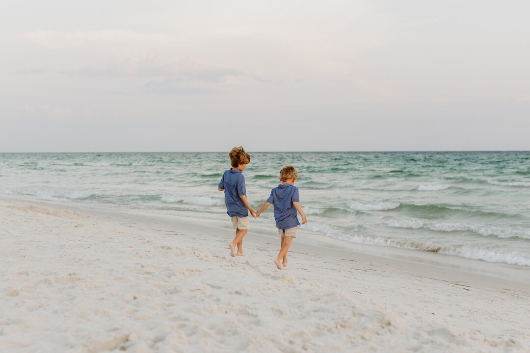 As the sun dipped behind the horizon, I found my lens focused on hilarious giggles and playful races of these two little adventurers. In these radiant moments, life stands still, and my heart overflows with joy for being part of their story. 👦👦🌅📸