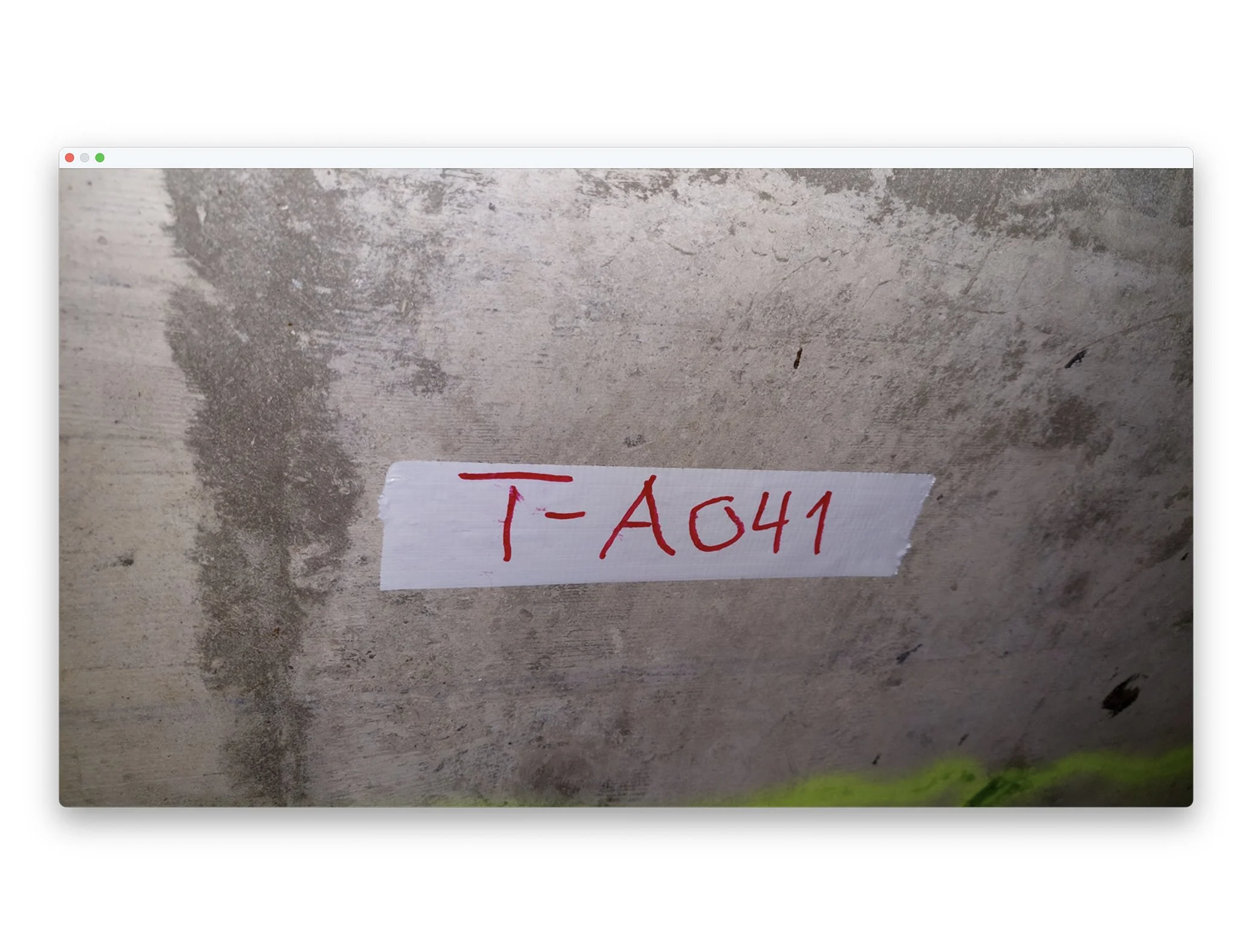  Markierung im Tunnel 