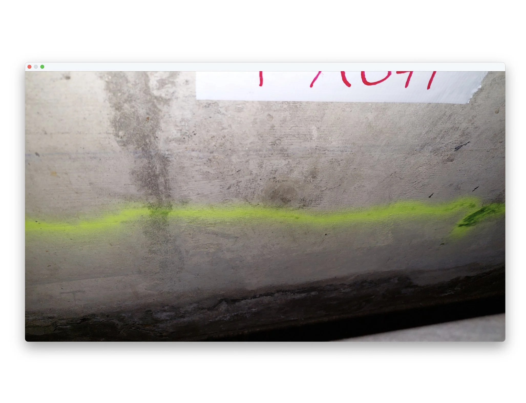  Markierung im Tunnel 