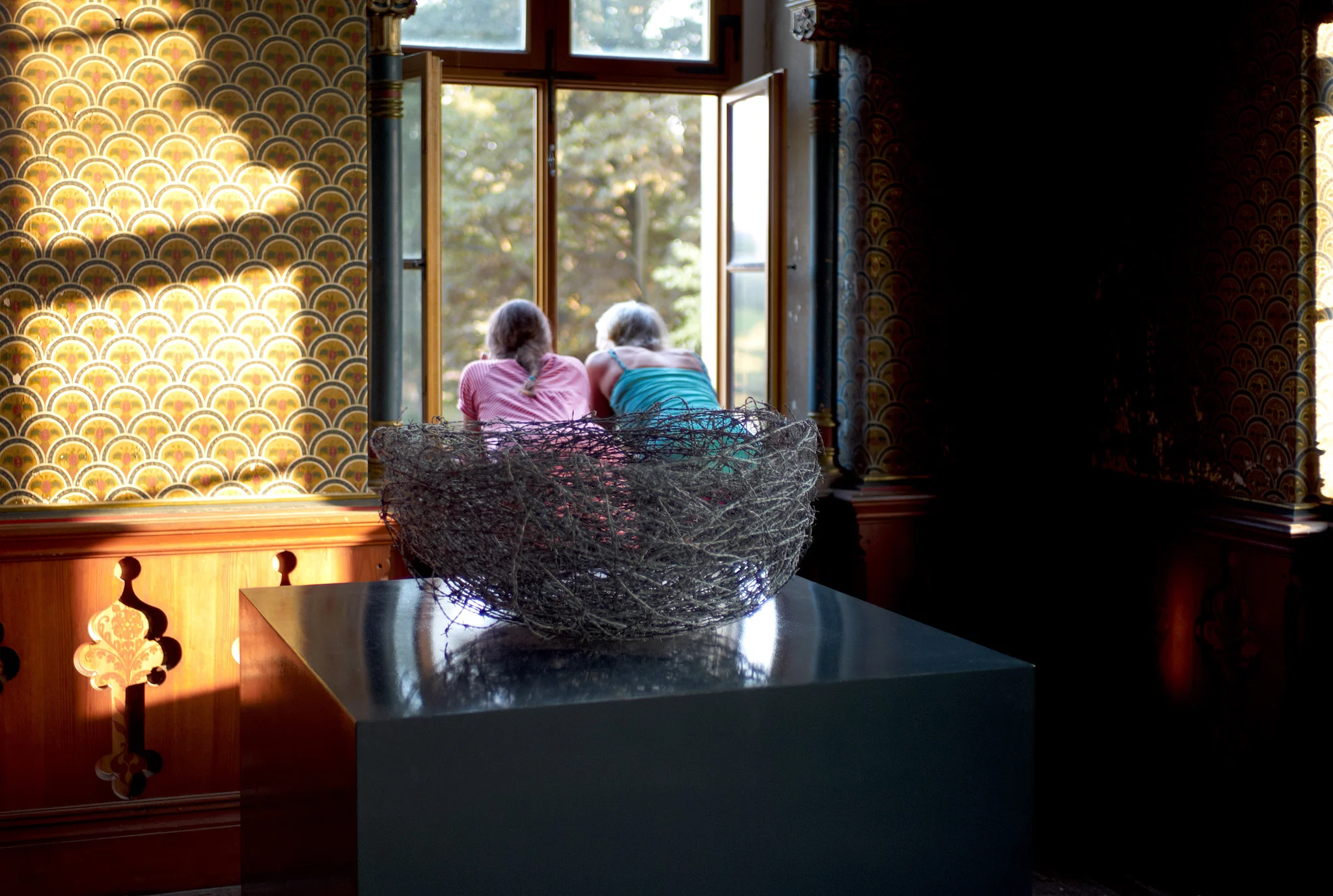 Schatten und Licht Rauminstallation in der Ausstellung „ENTFALTUNG“ von Andreas Hetfeld im Maurischen Zimme, Barockschloss Wachau 2018, Foto: Karsten Moll © ORLA e. V.